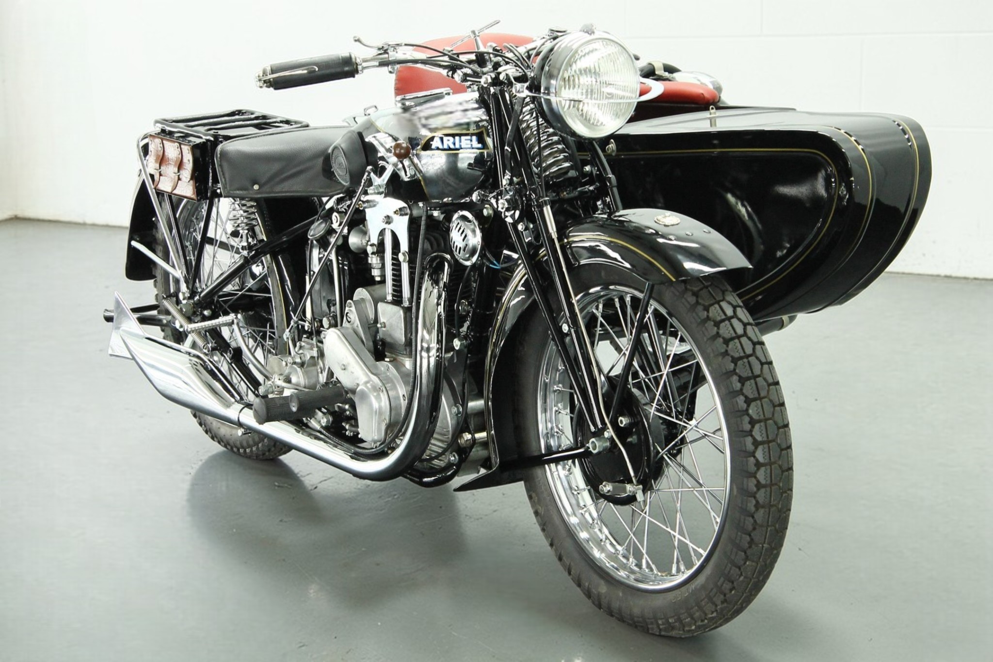 1930 Ariel VF31 with Sidecar main view