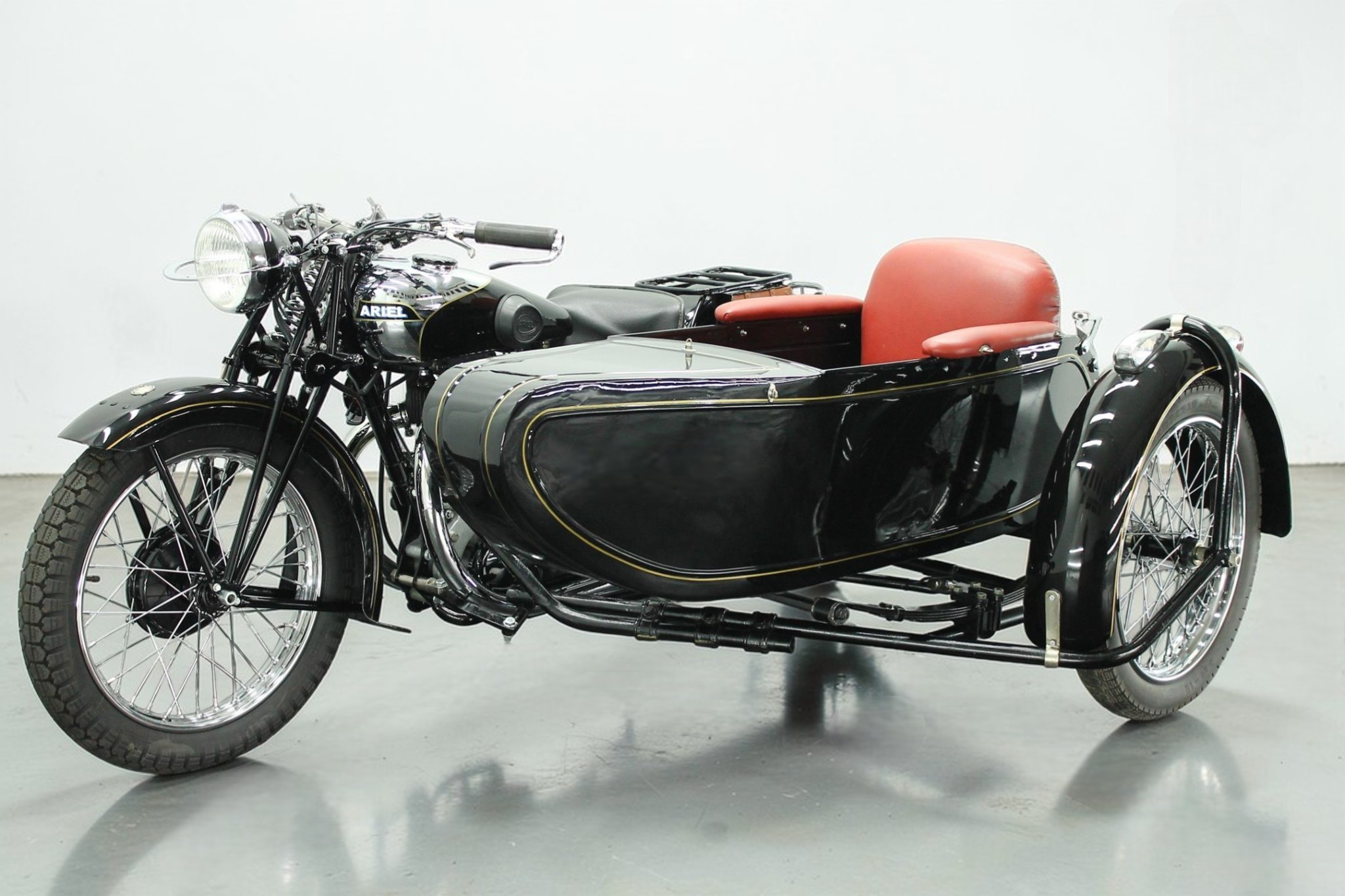 1930 Ariel VF31 with Sidecar 500cc