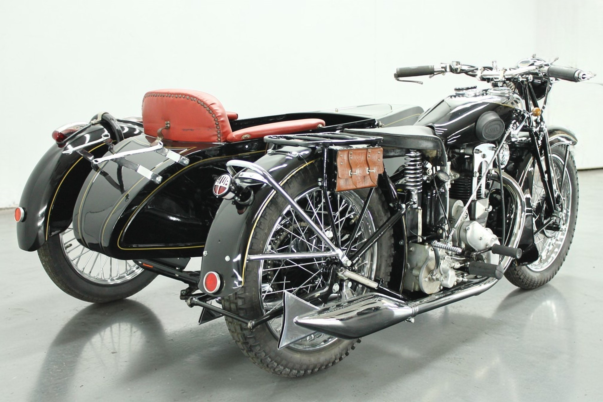 1930 Ariel VF31 with Sidecar front right view