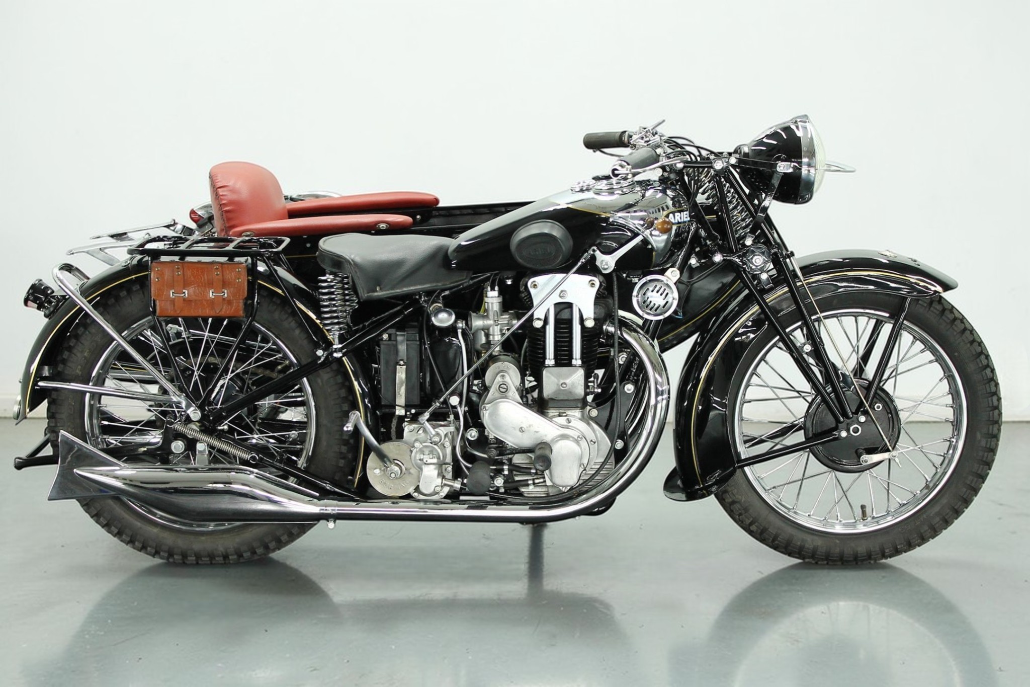 1930 Ariel VF31 with Sidecar front left view