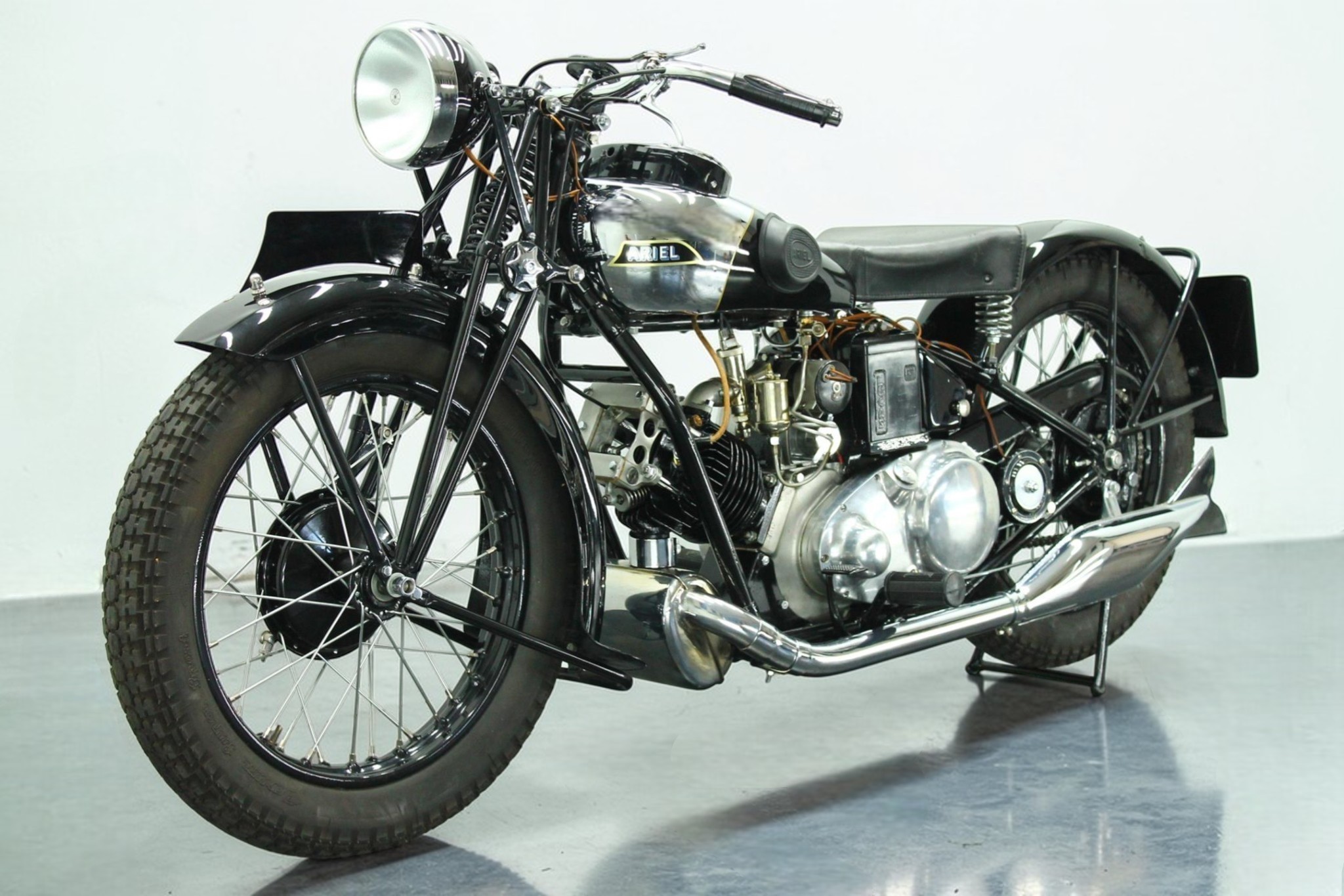 1931 Ariel SF31 front left view