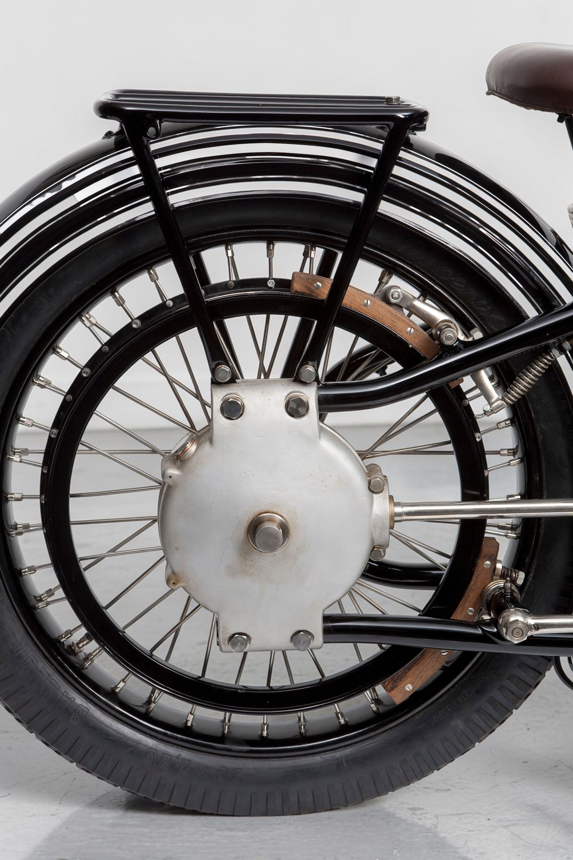 1924 BMW R32 brake rear detail