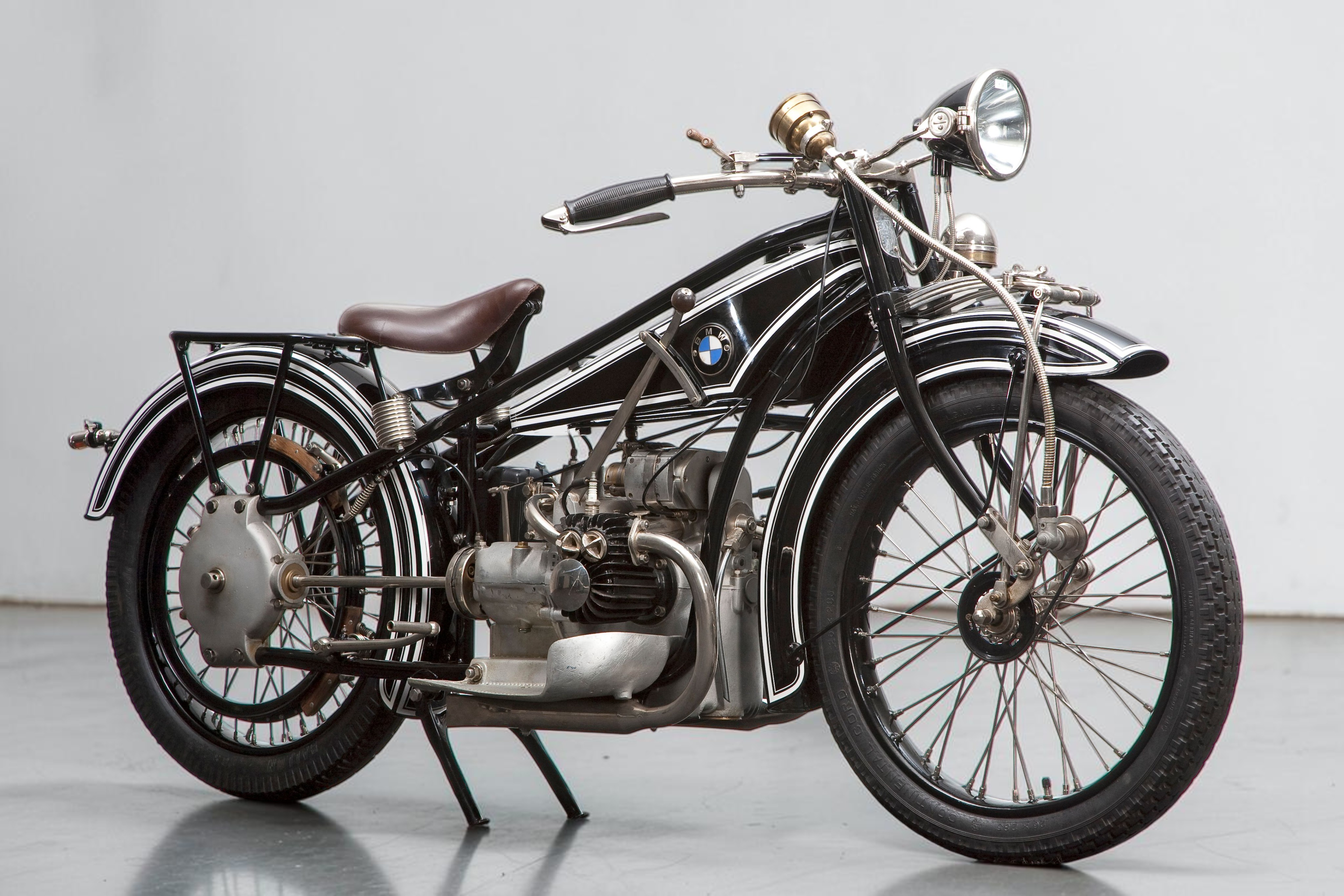 1924 BMW R32 front right view