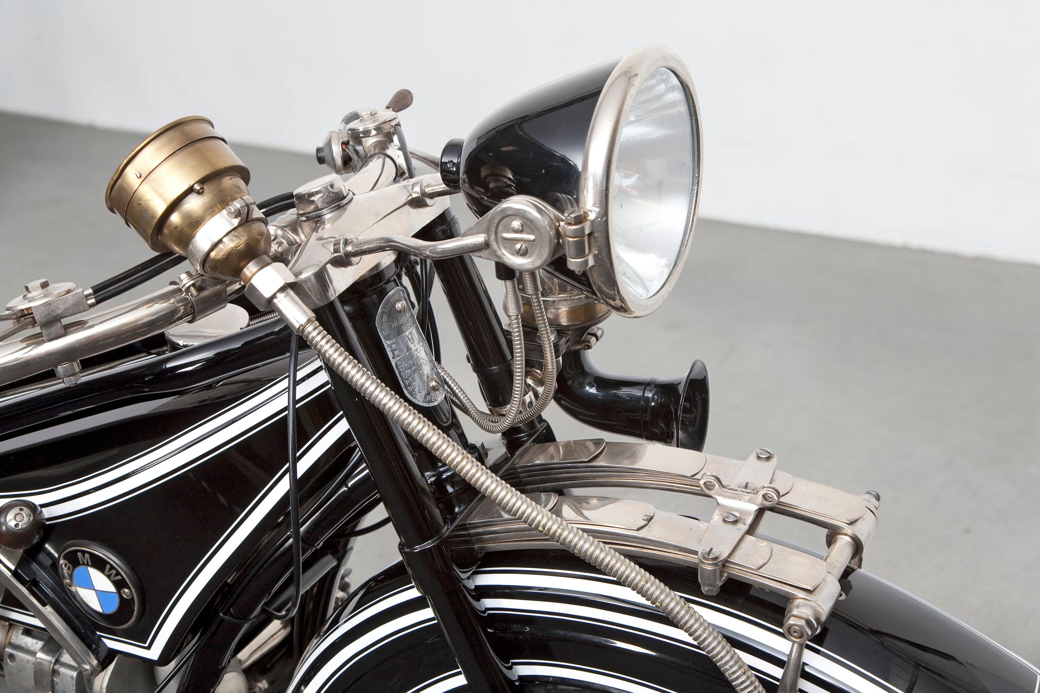 1924 BMW R32 front view
