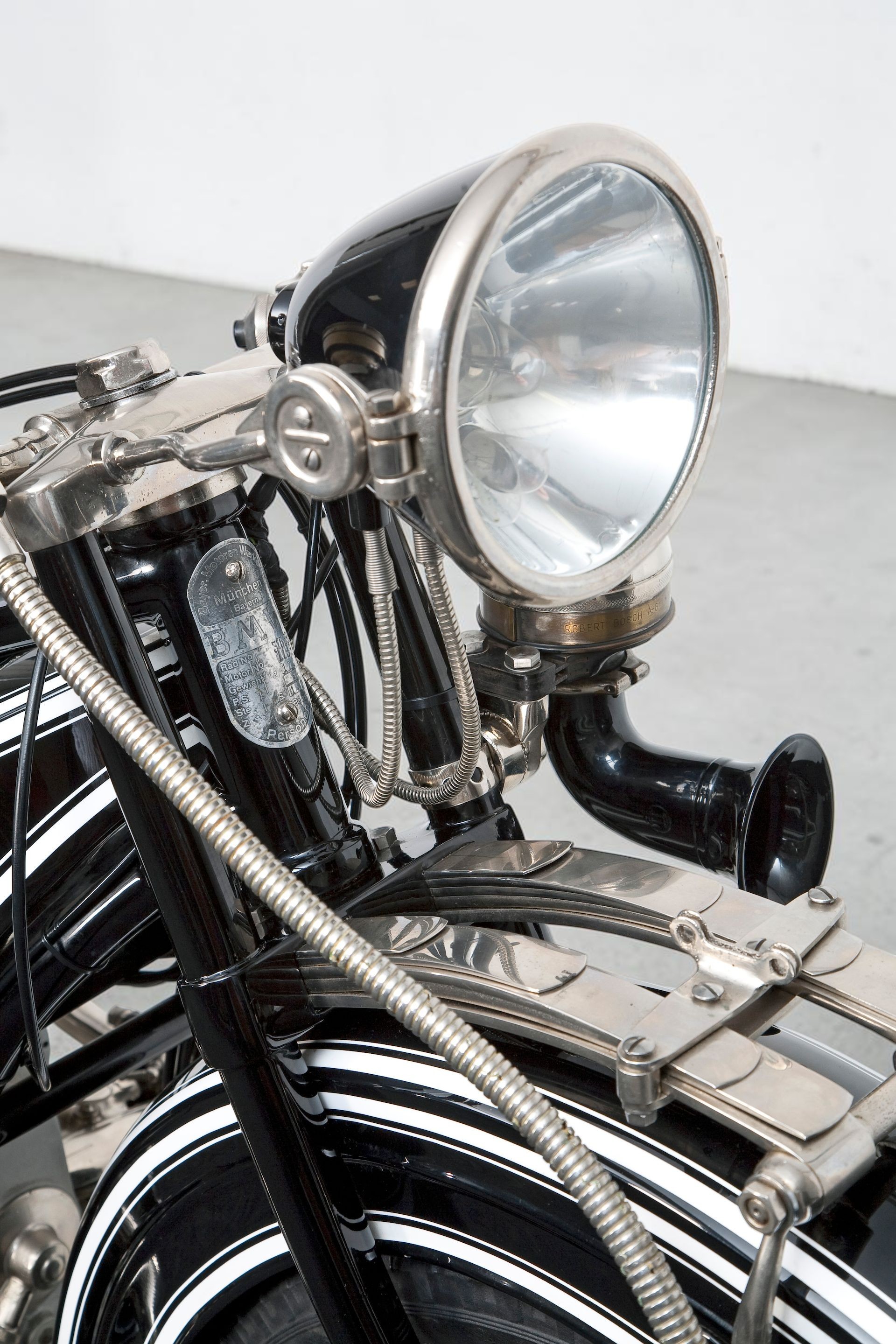 1924 BMW R32 headlight view