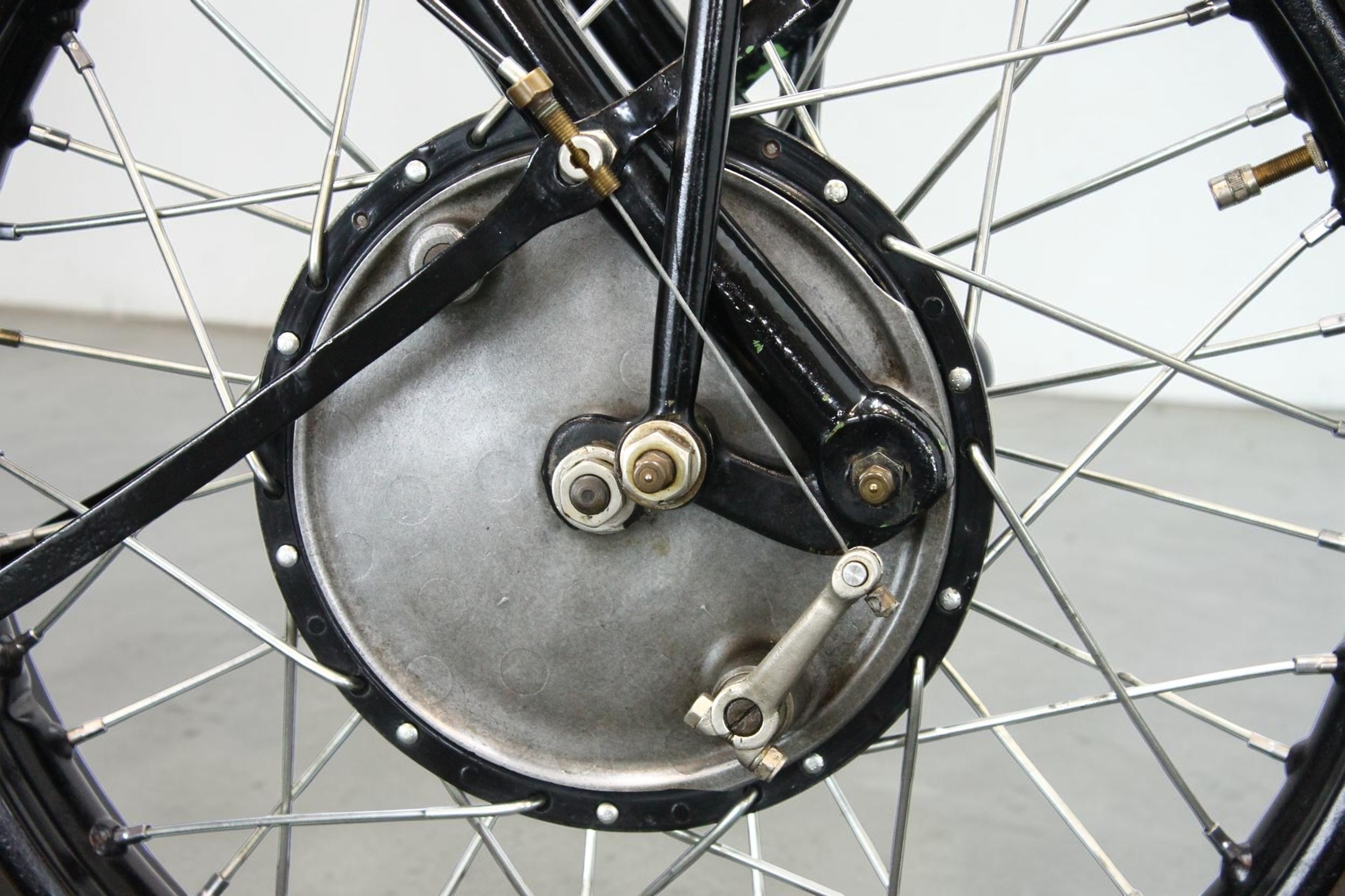 1928 BMW Model R42 engine front wheel detail