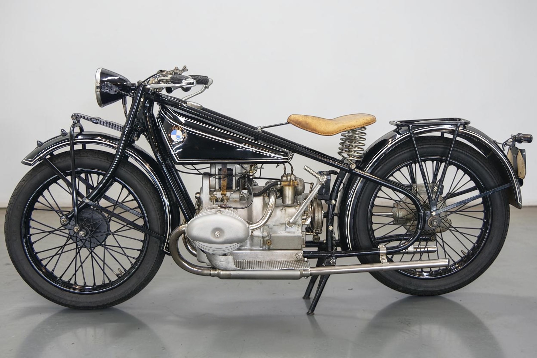 1928 BMW Model R47 left main view