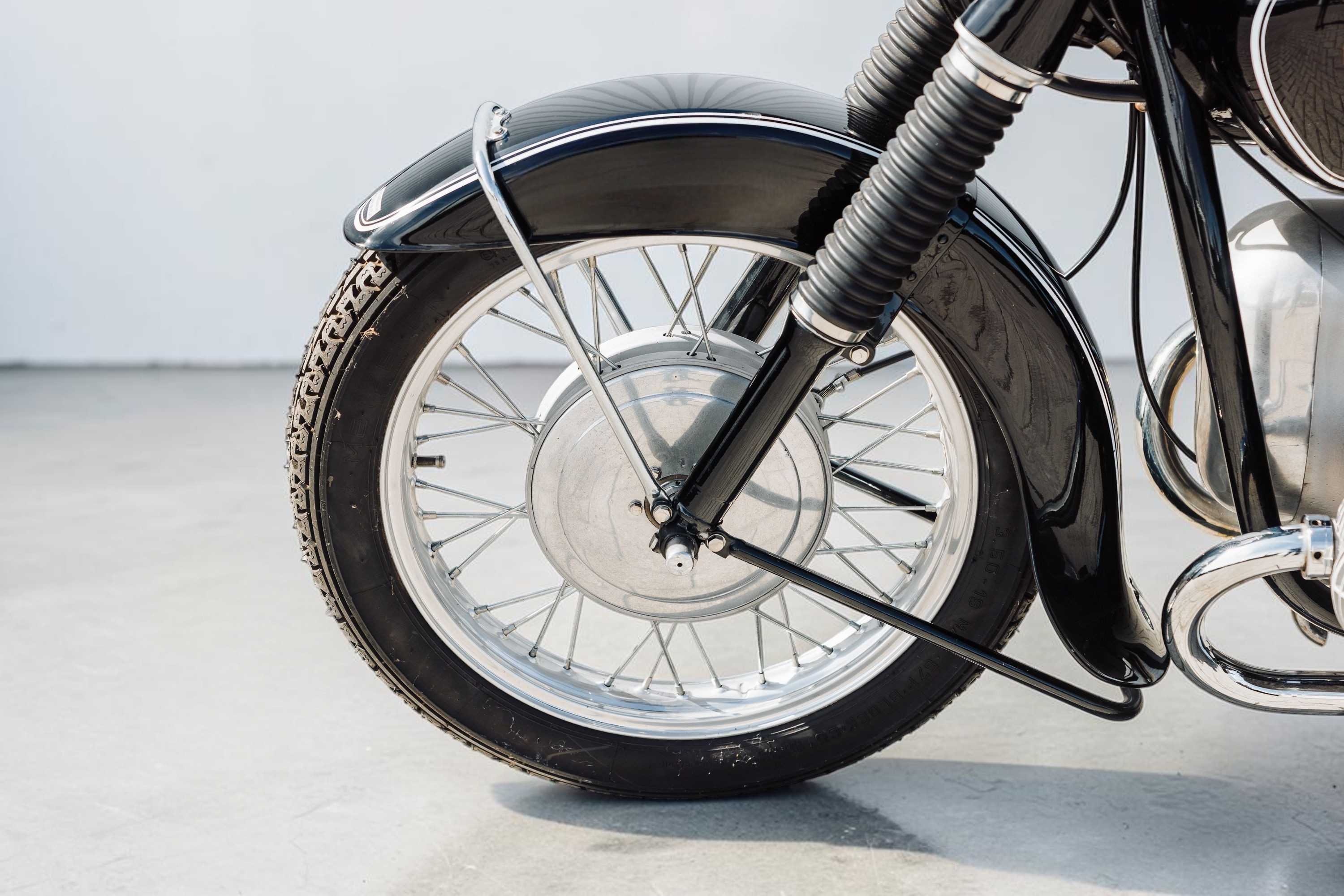 1954 BMW R51/3 front wheel detail
