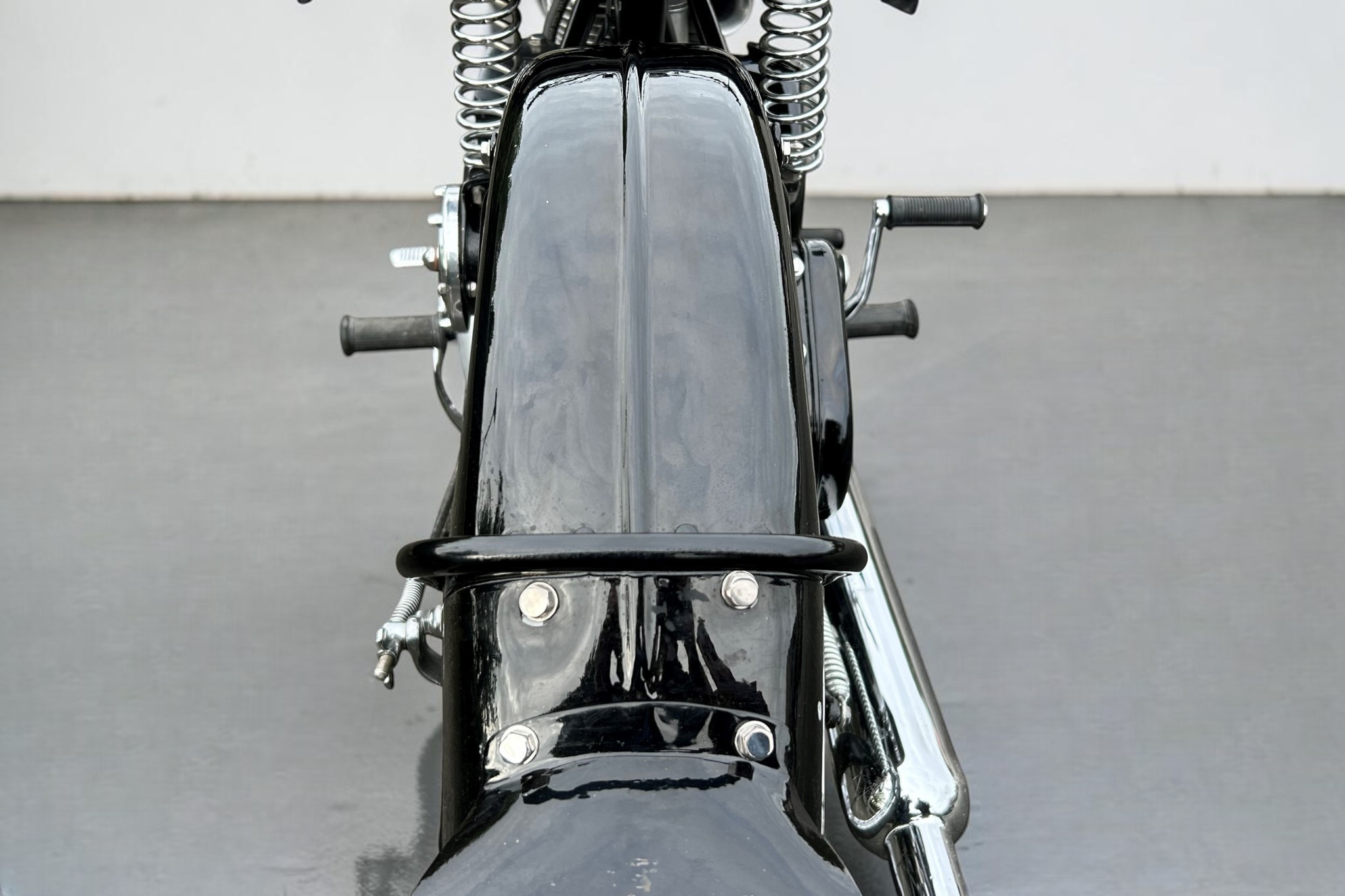 1939 BSA Model M24 Gold Star seat detail