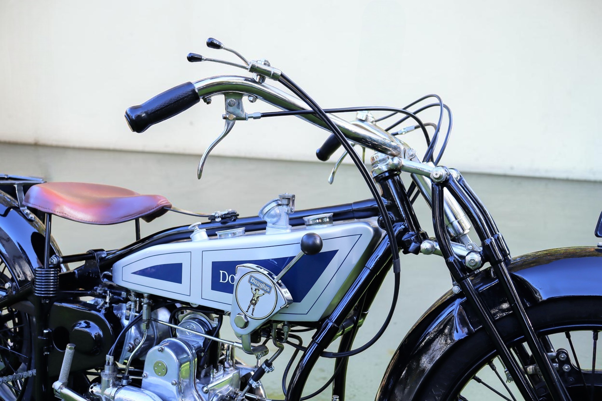1925 Douglas Model OB handlebar view