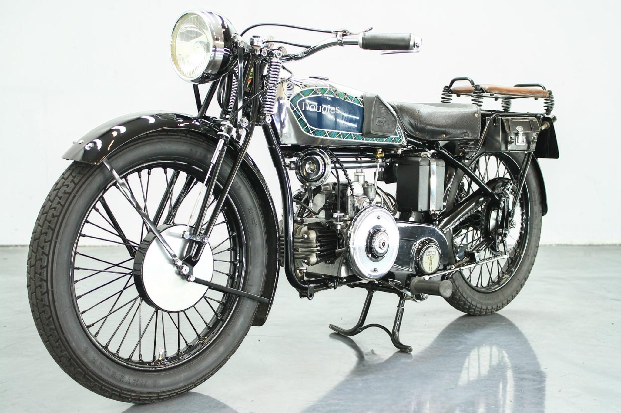 1952 Douglas Mark V350 front left view