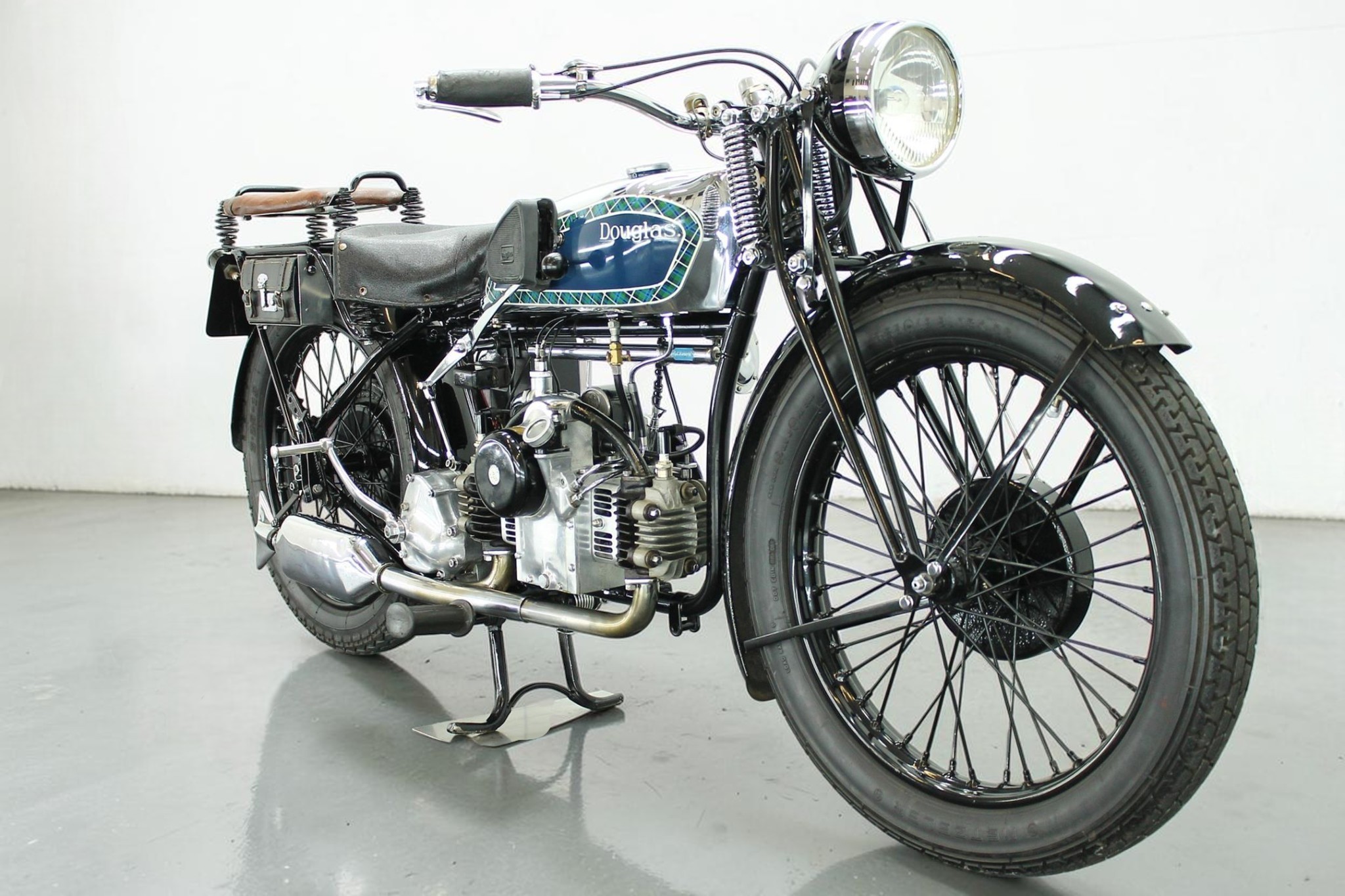 1932 Douglas Model C32 Bulldog front right view
