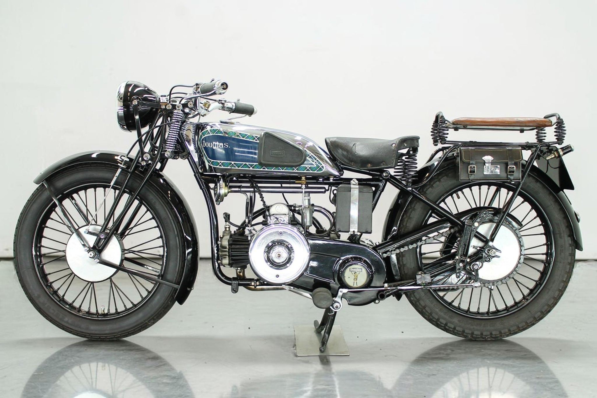 1932 Douglas Model C32 Bulldog main left view