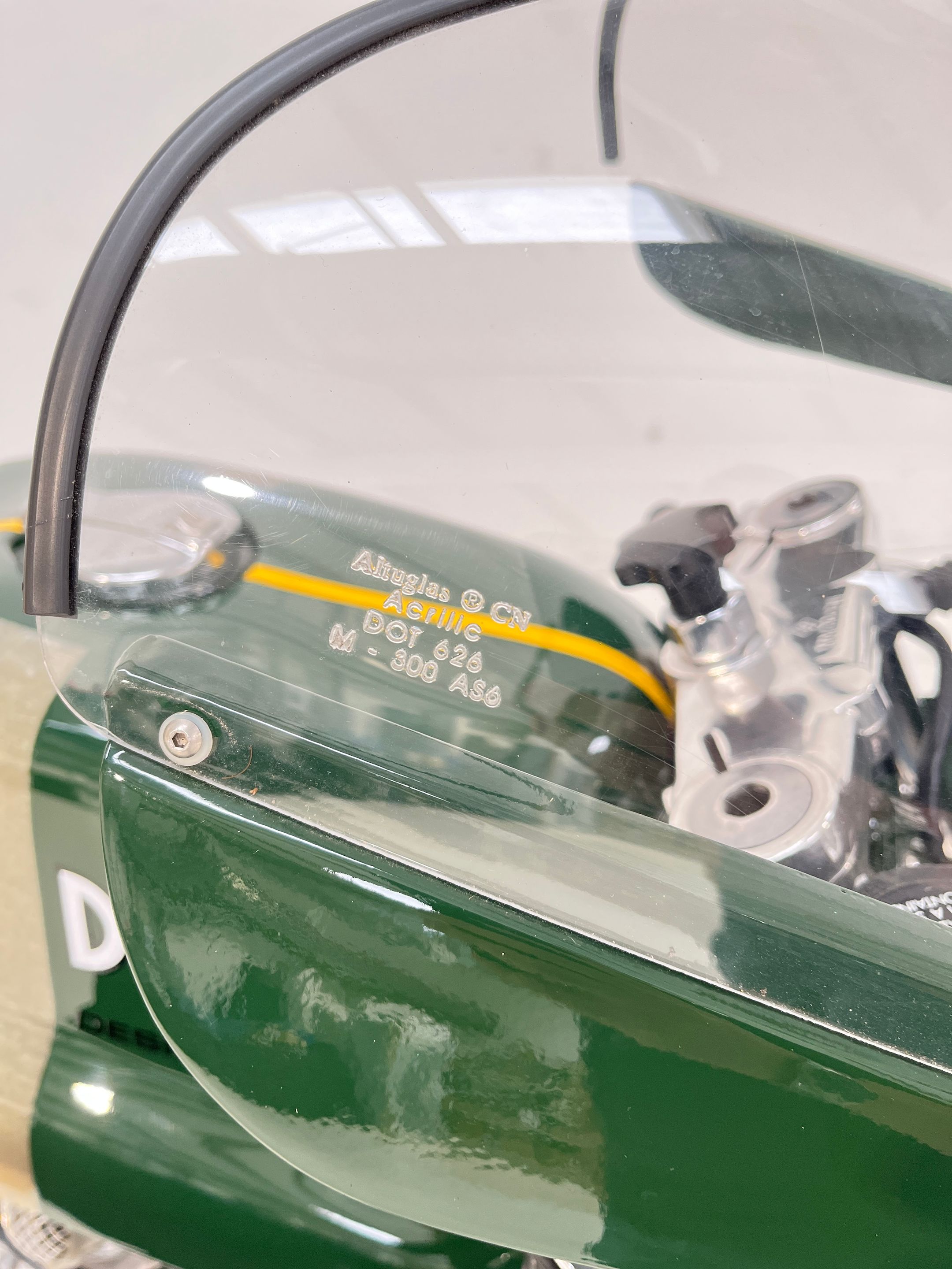 1974 Ducati 750SS front glass detail