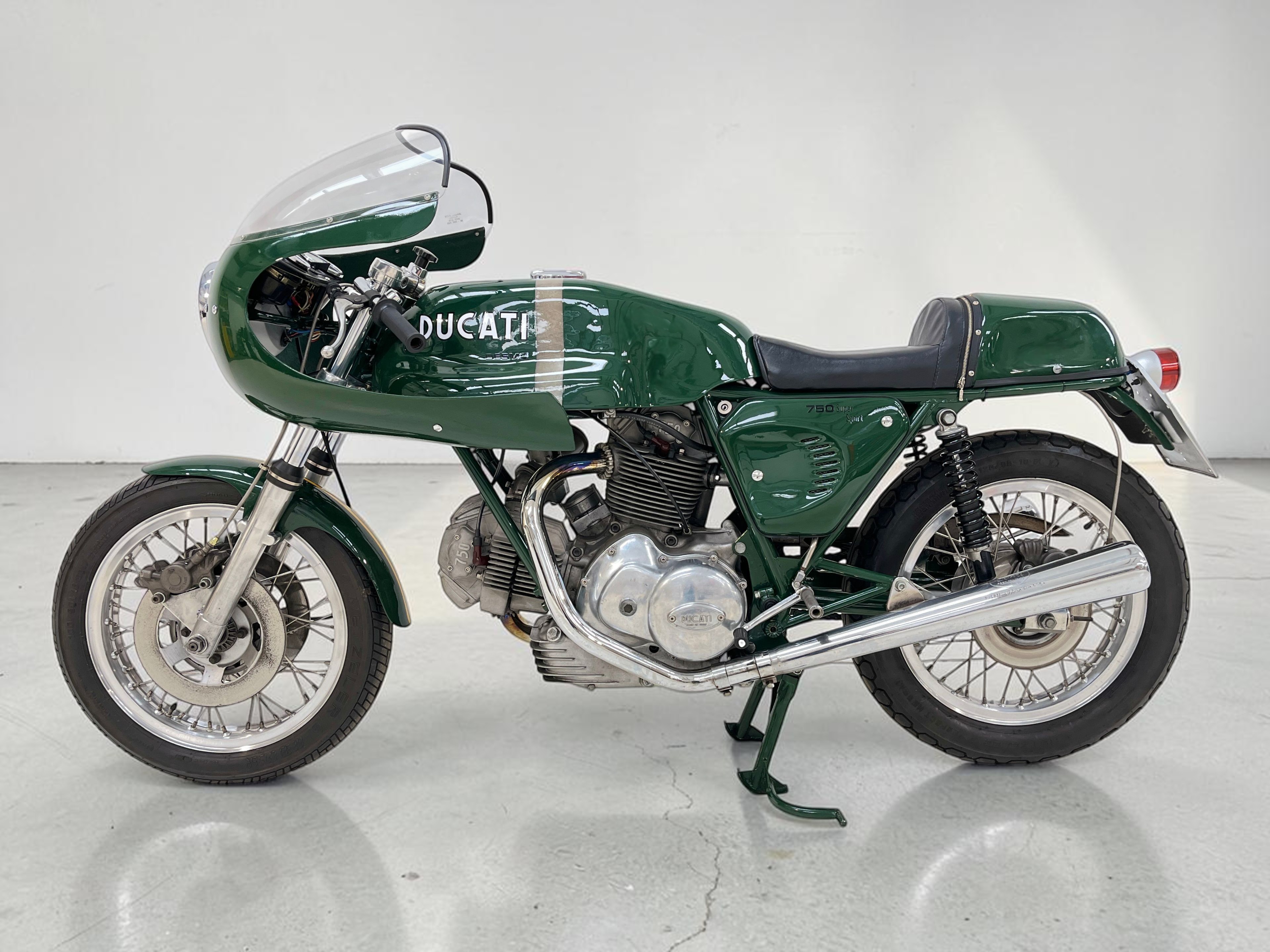 1974 Ducati 750SS left main view