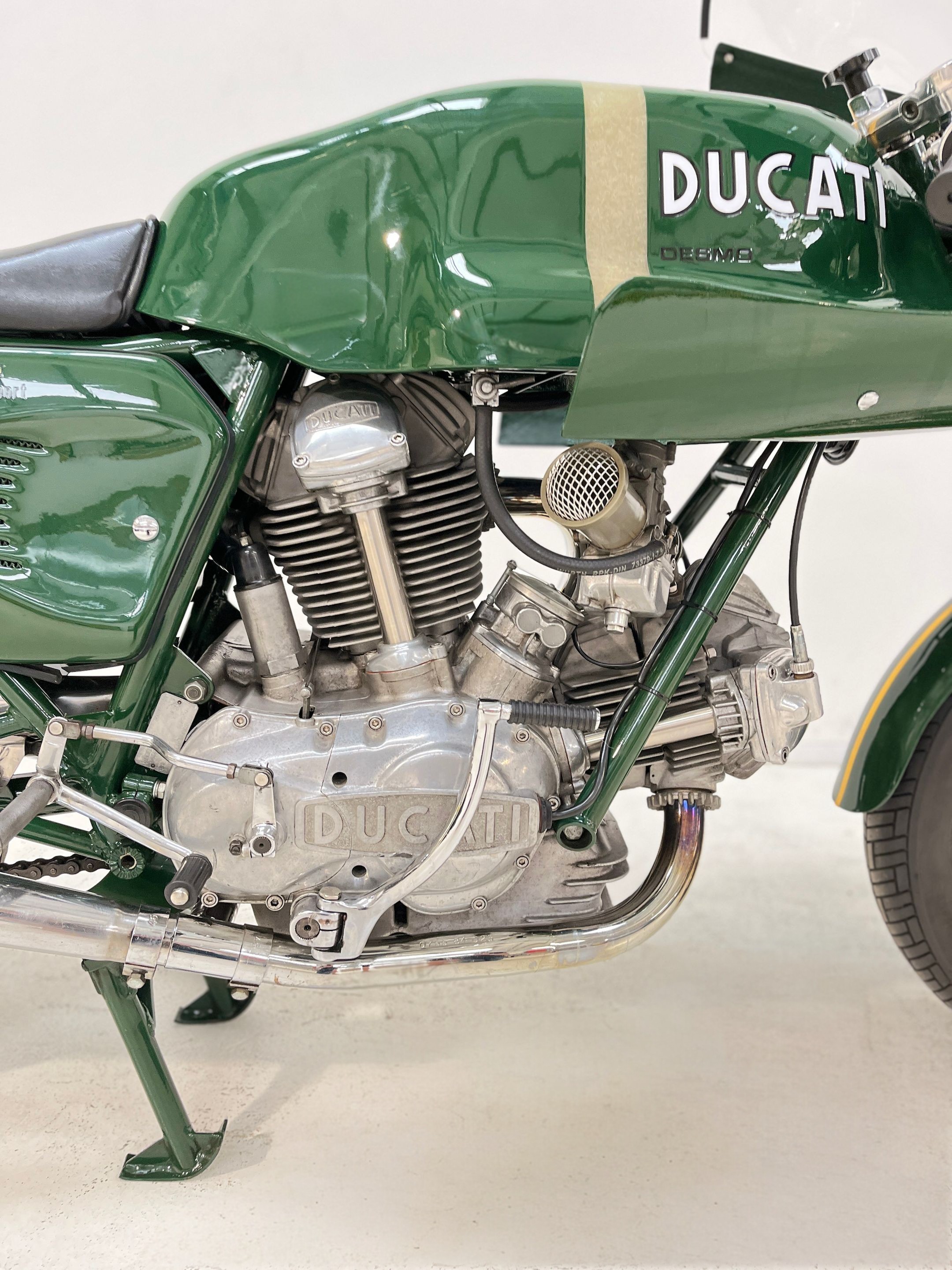 1974 Ducati 750SS right side