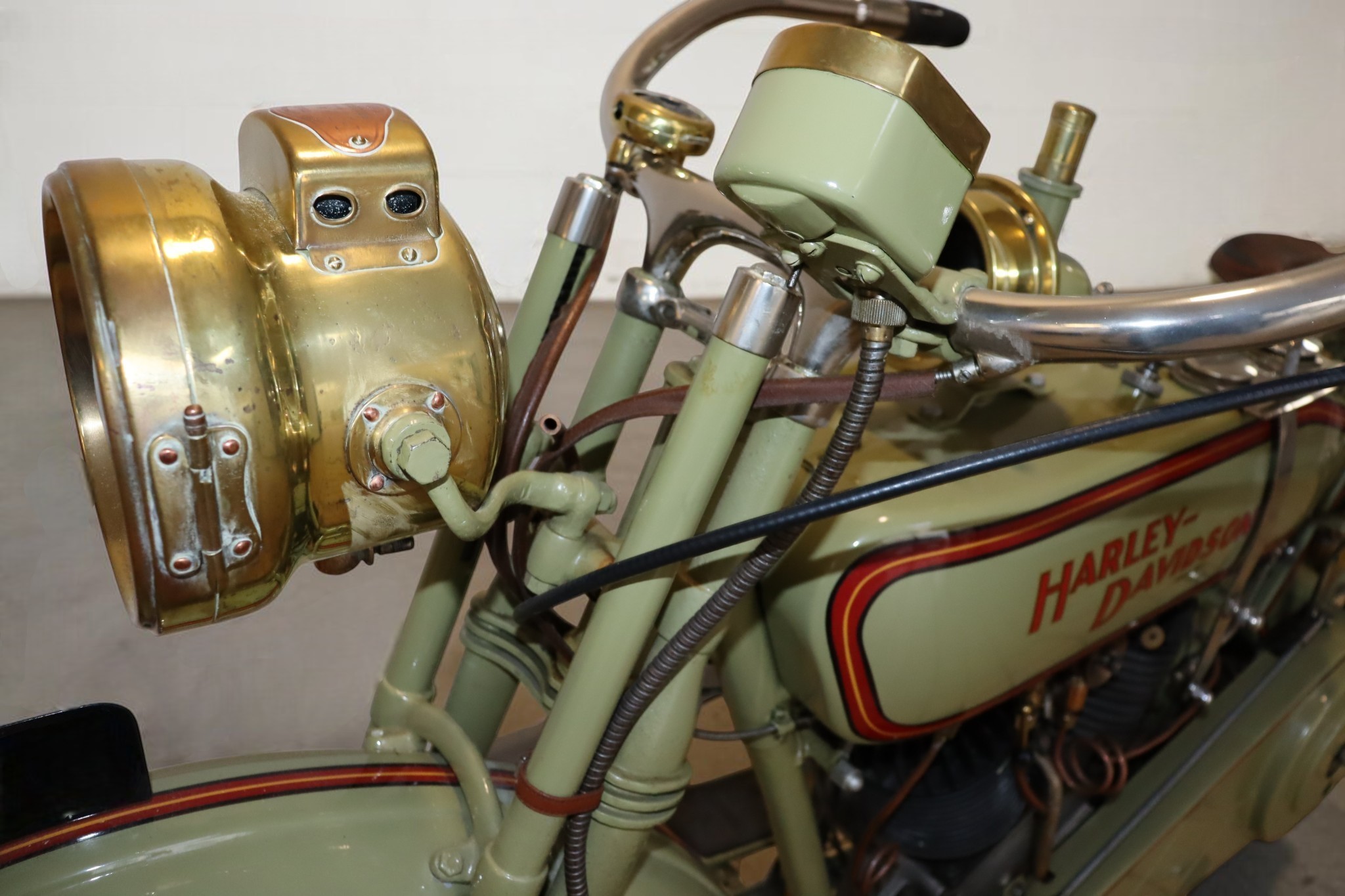 1916 Harley-Davidson Model 16F headlight side detail