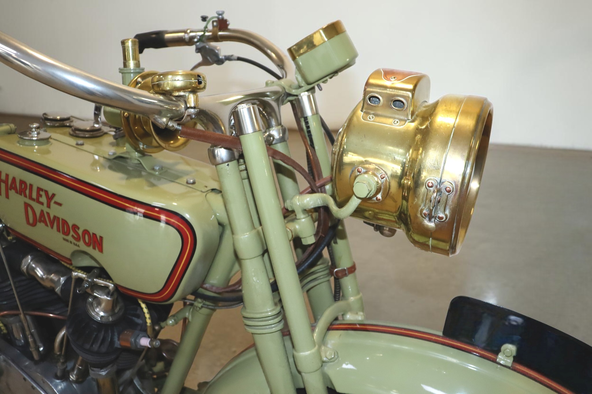 1916 Harley-Davidson Model 16F headlight detail