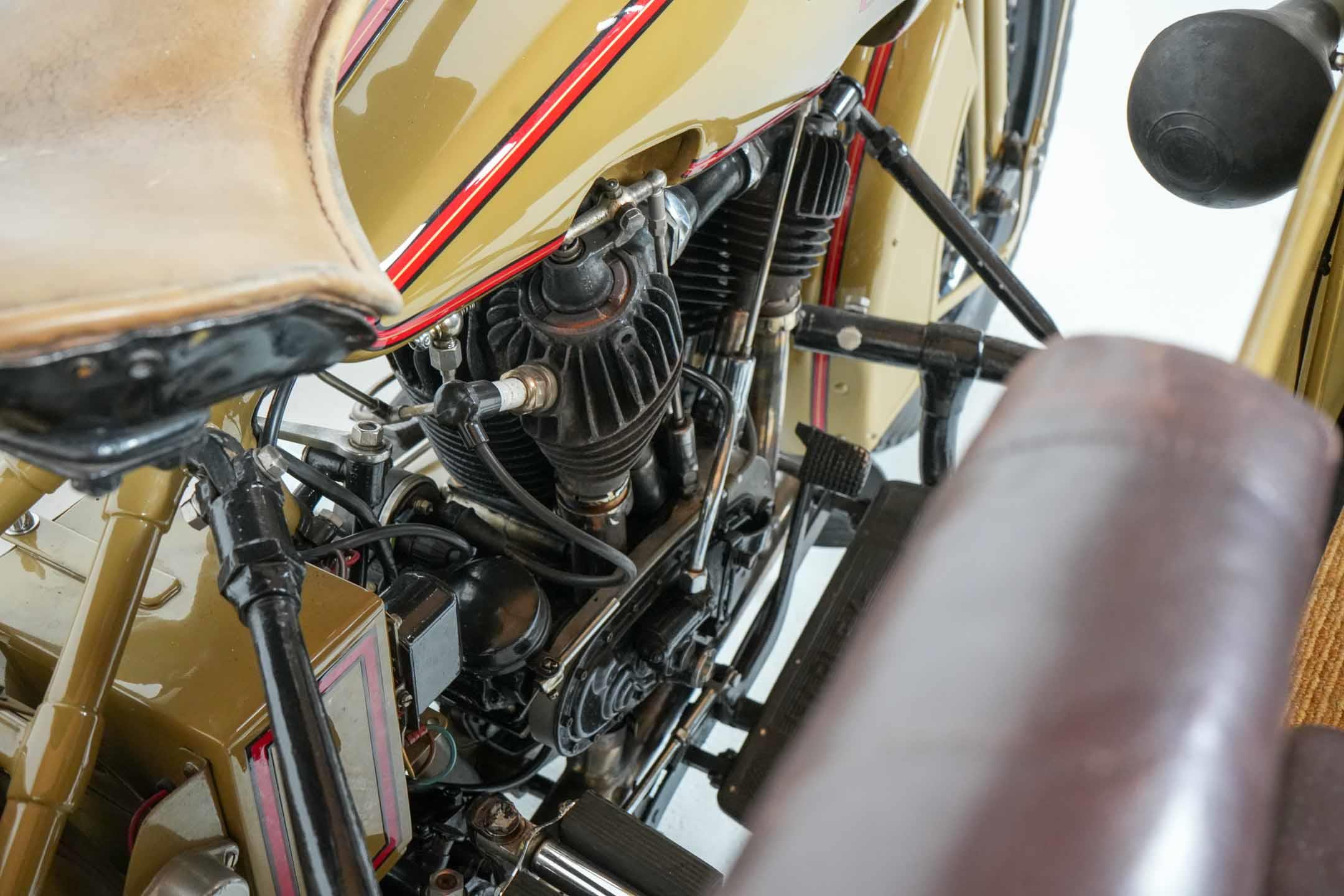 1927 Harley-Davidson Model JS with Sidecar spark plug