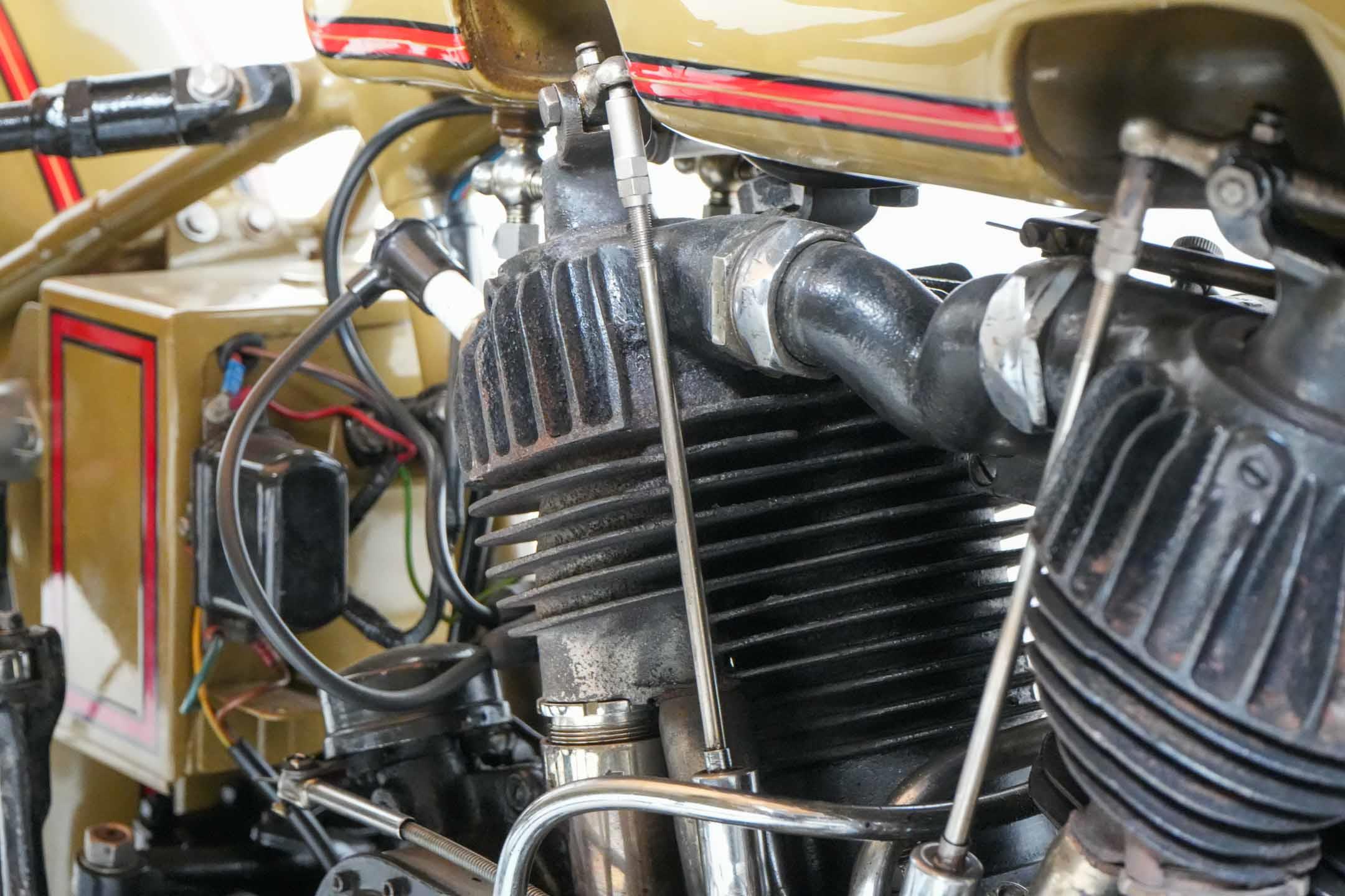 1927 Harley-Davidson Model JS with Sidecar spark plug