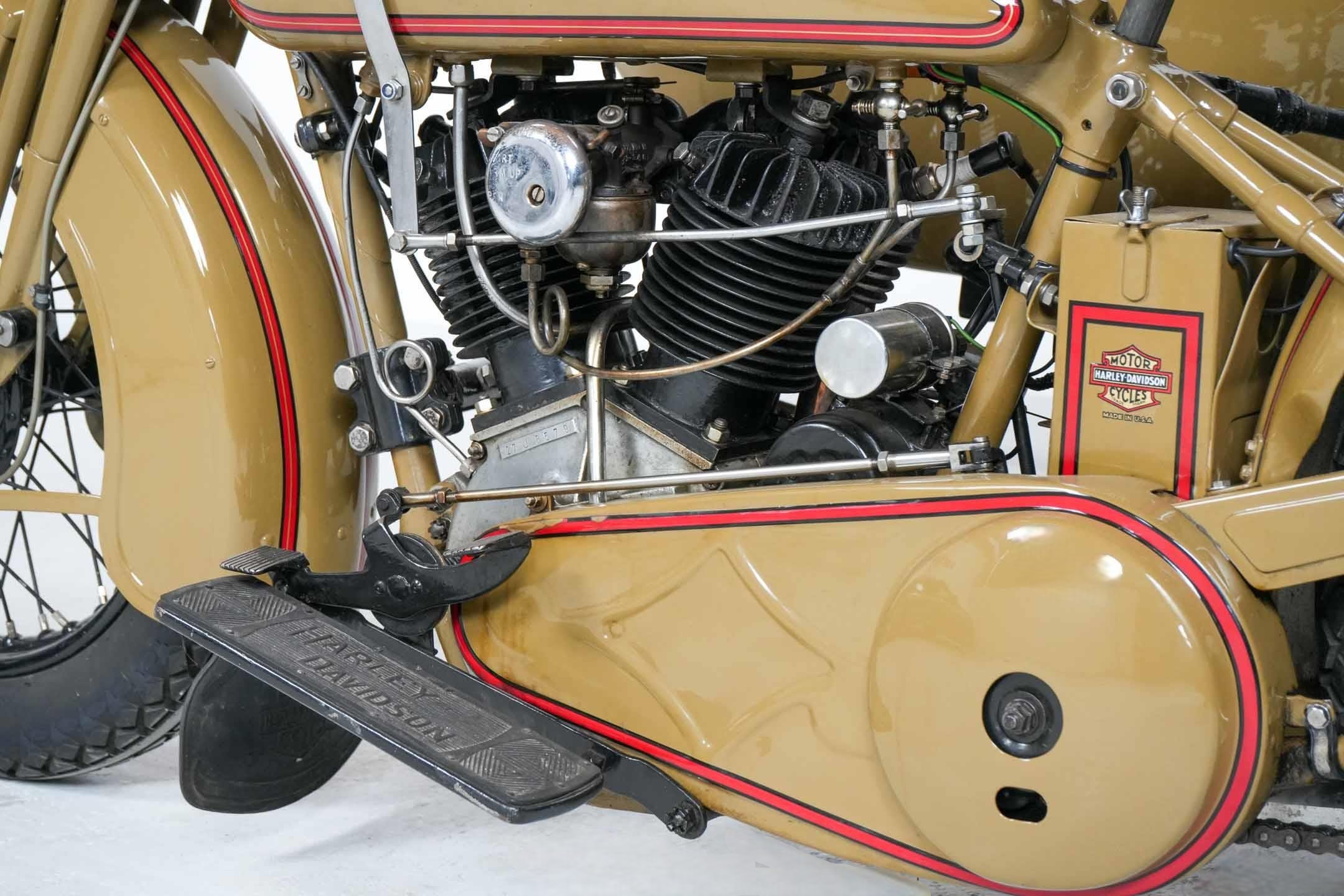1927 Harley-Davidson Model JS with Sidecar spark plug