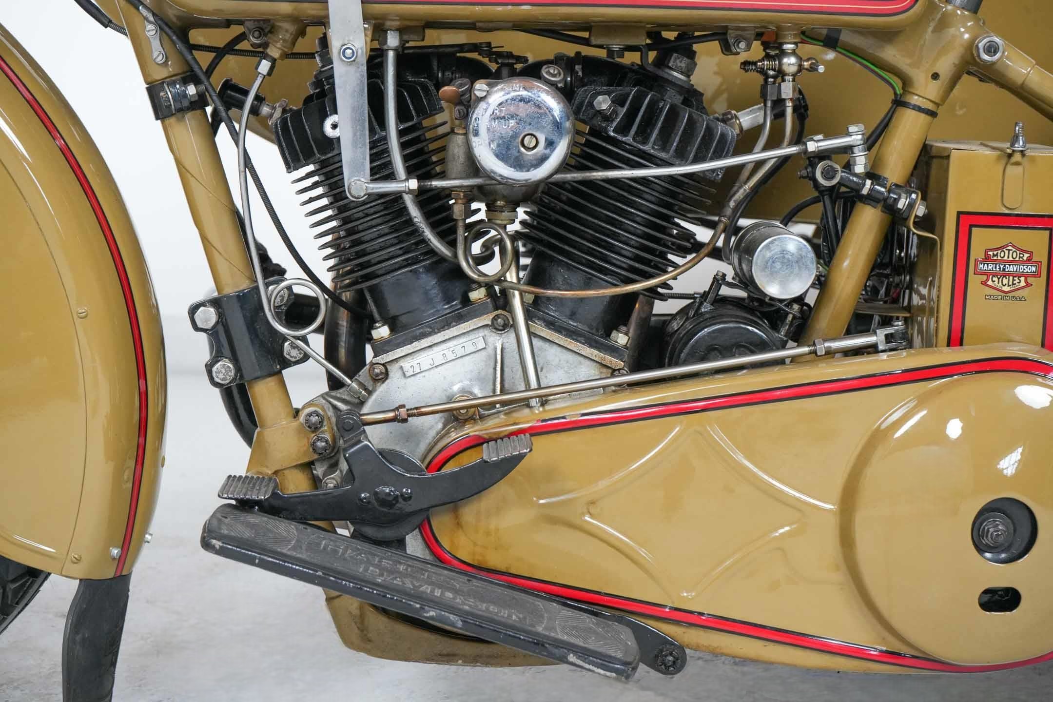 1927 Harley-Davidson Model JS with Sidecar spark plug