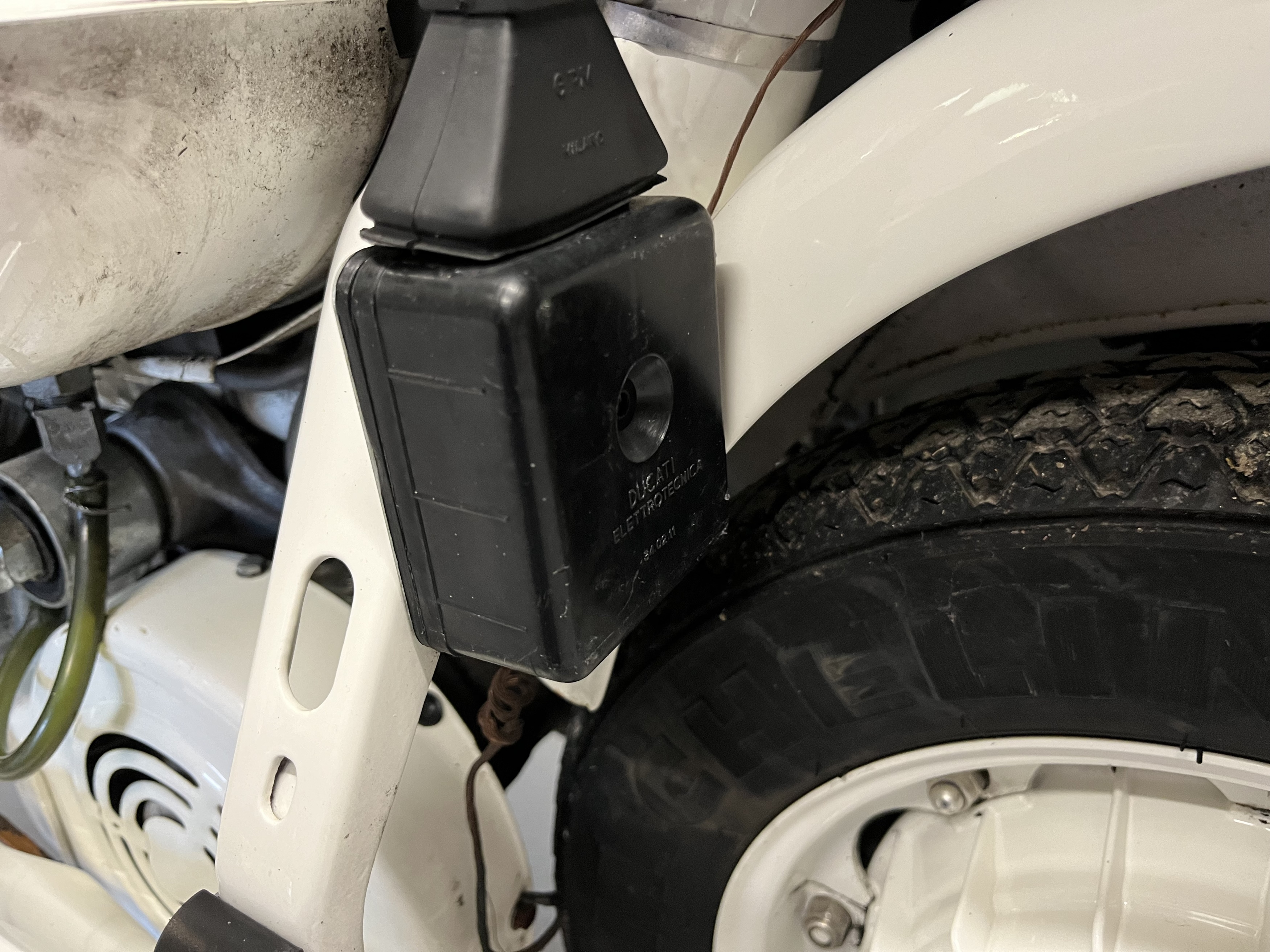 1966 Lambretta SX200 contact breaker detail