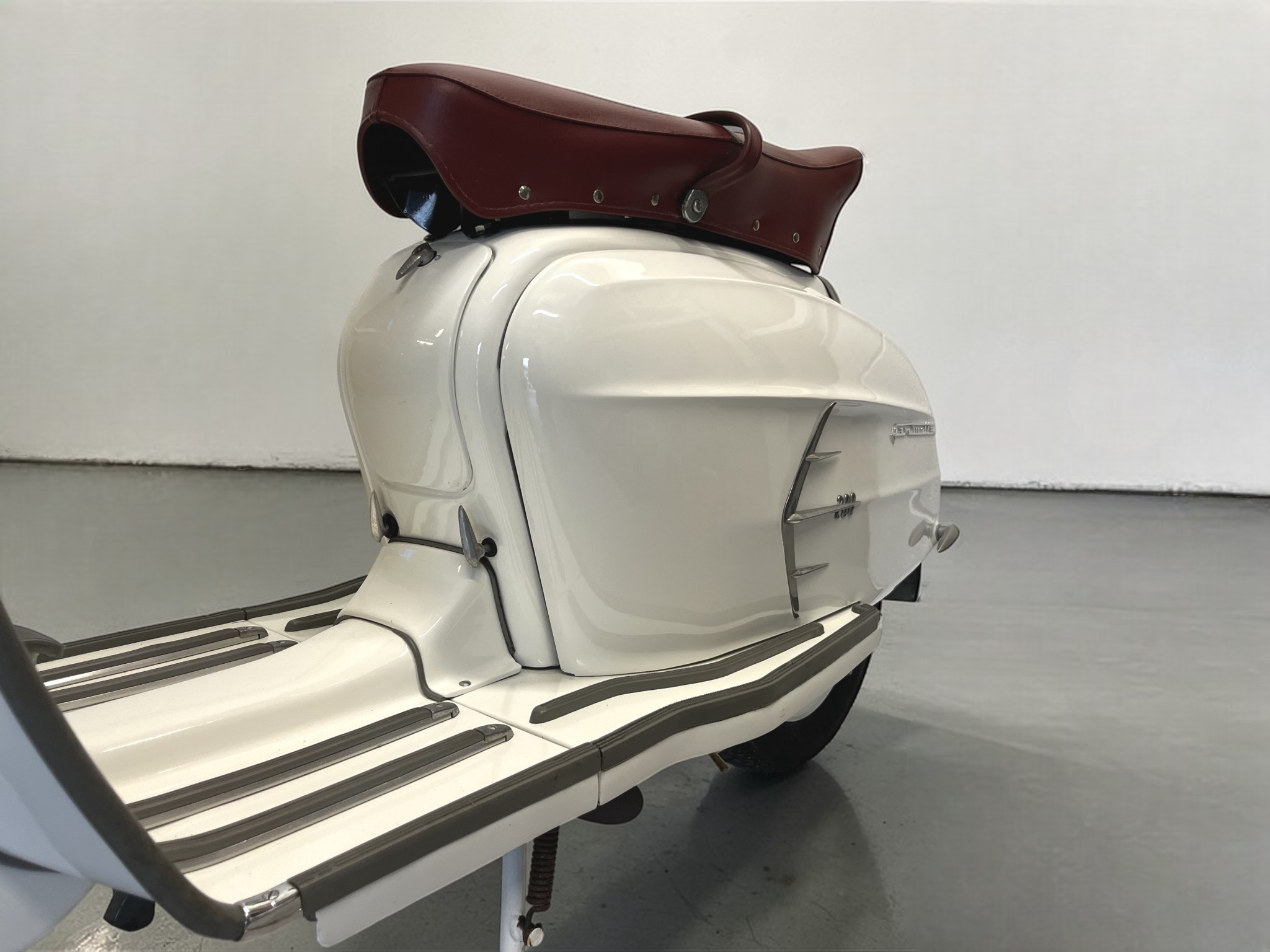 1966 Lambretta SX200 left panel view