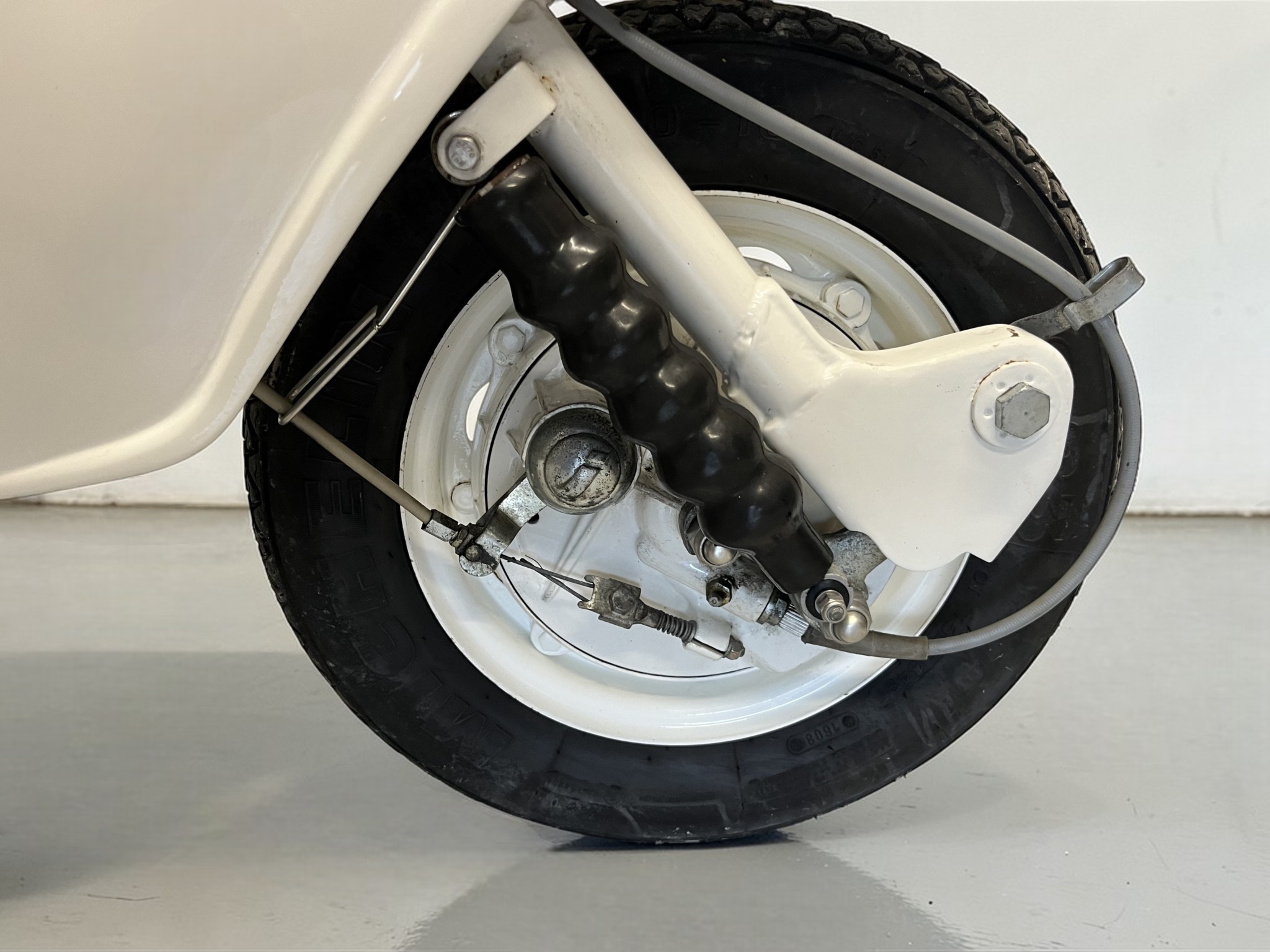 1966 Lambretta SX200 right front wheel view