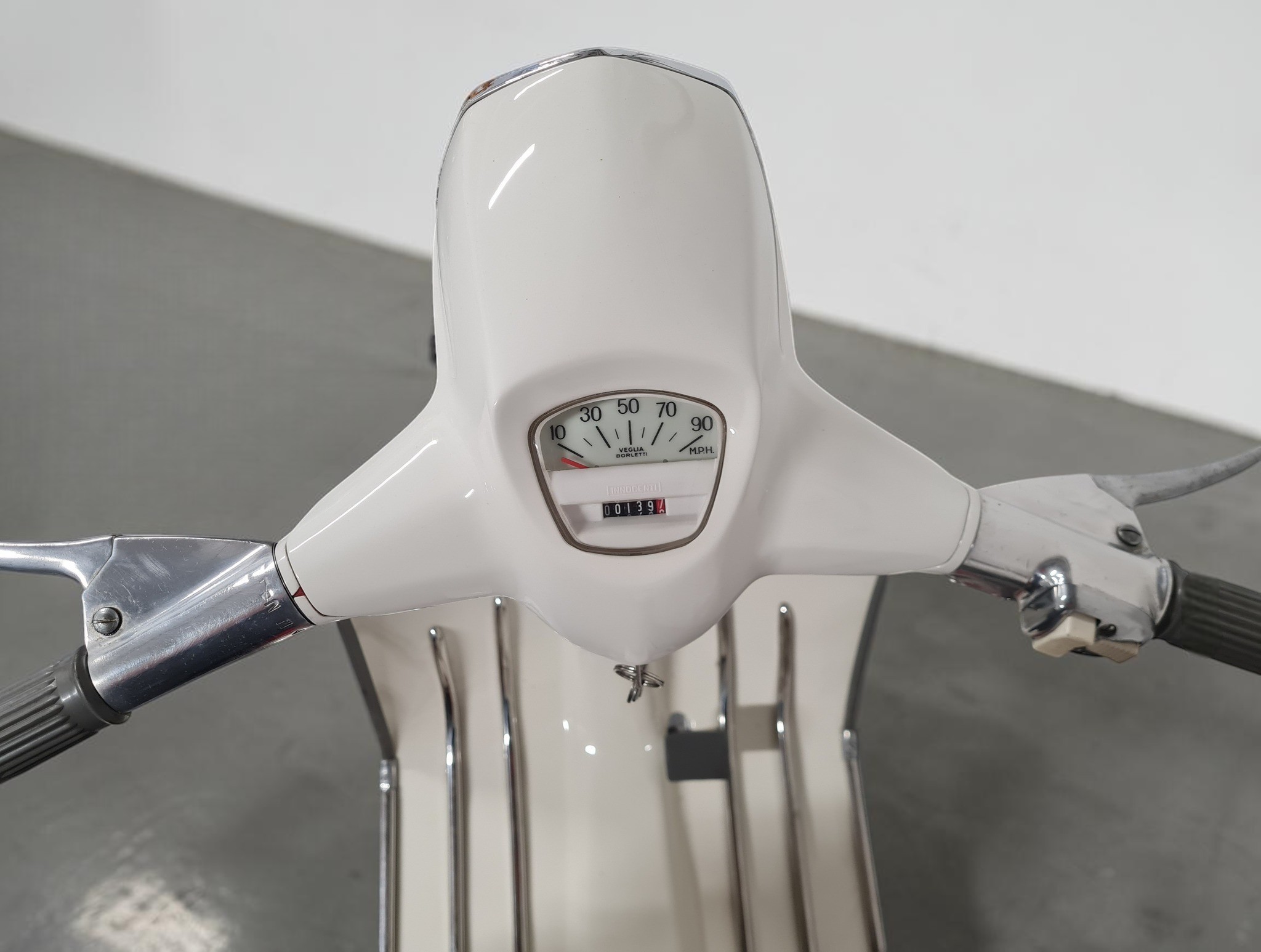 1967 Lambretta Model SX200 handlebar view