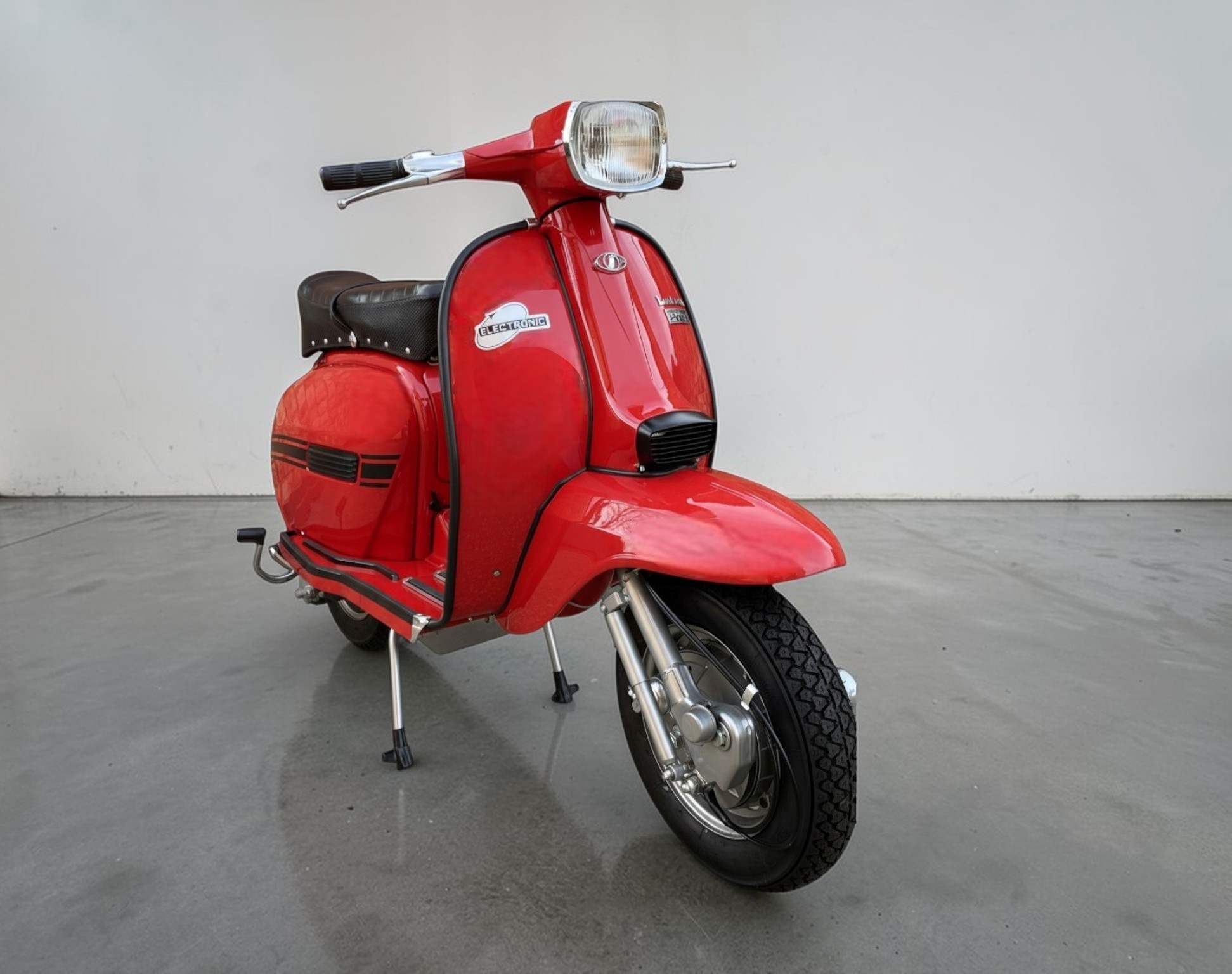 1971 Lambretta GP200 front view right side