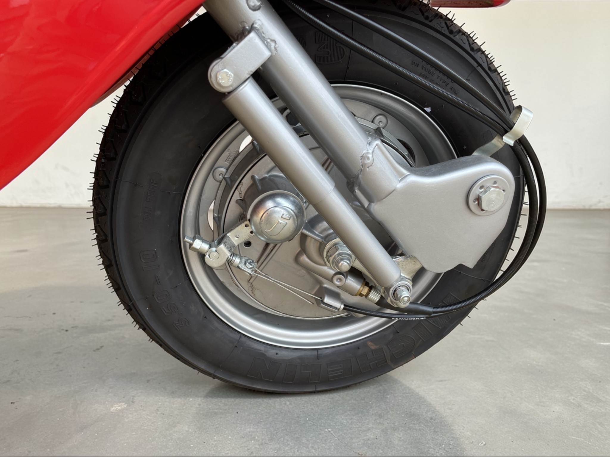 1971 Lambretta GP200 front wheel right side view