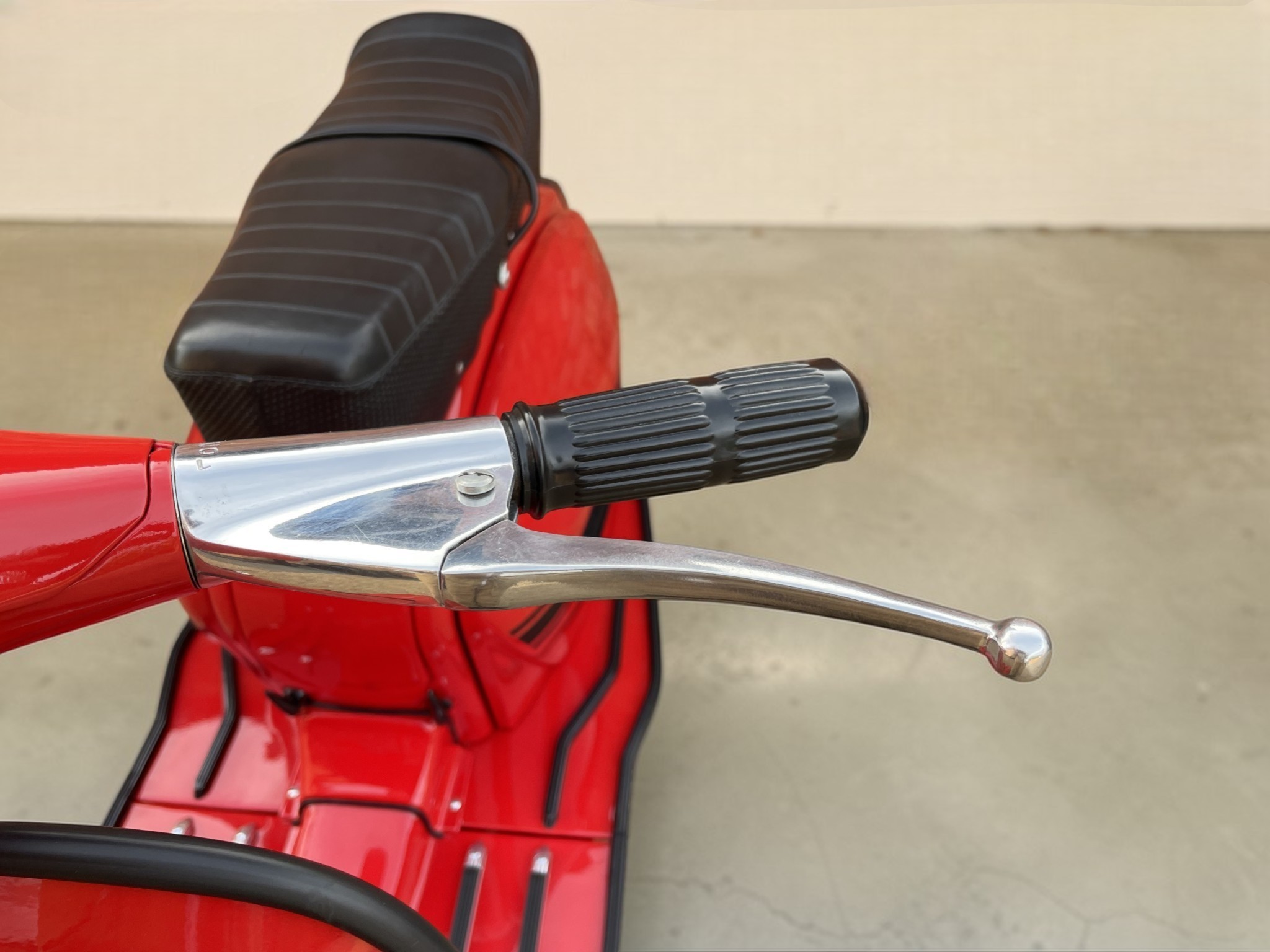 1971 Lambretta GP200 left handle detail