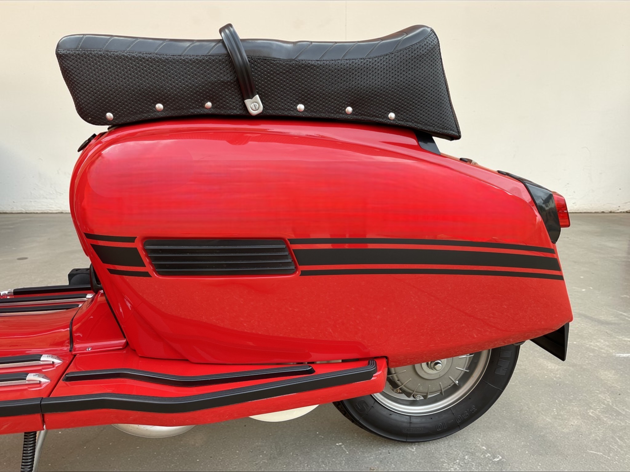 1971 Lambretta GP200 left side panel view