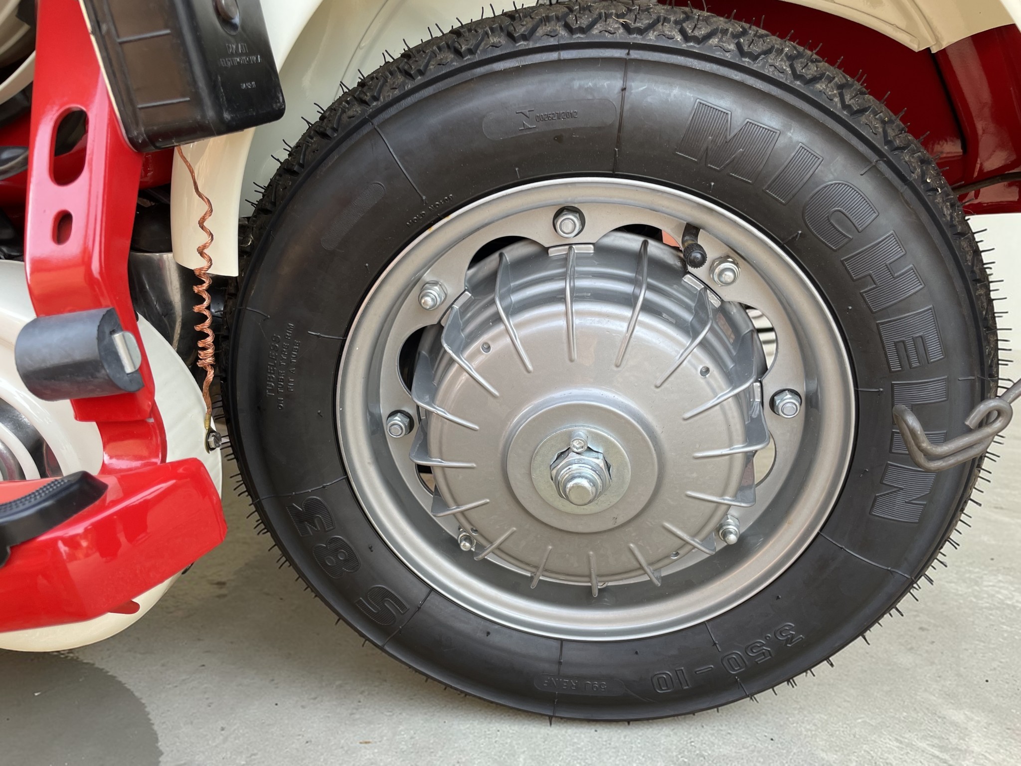 1971 Lambretta GP200 rear wheel view