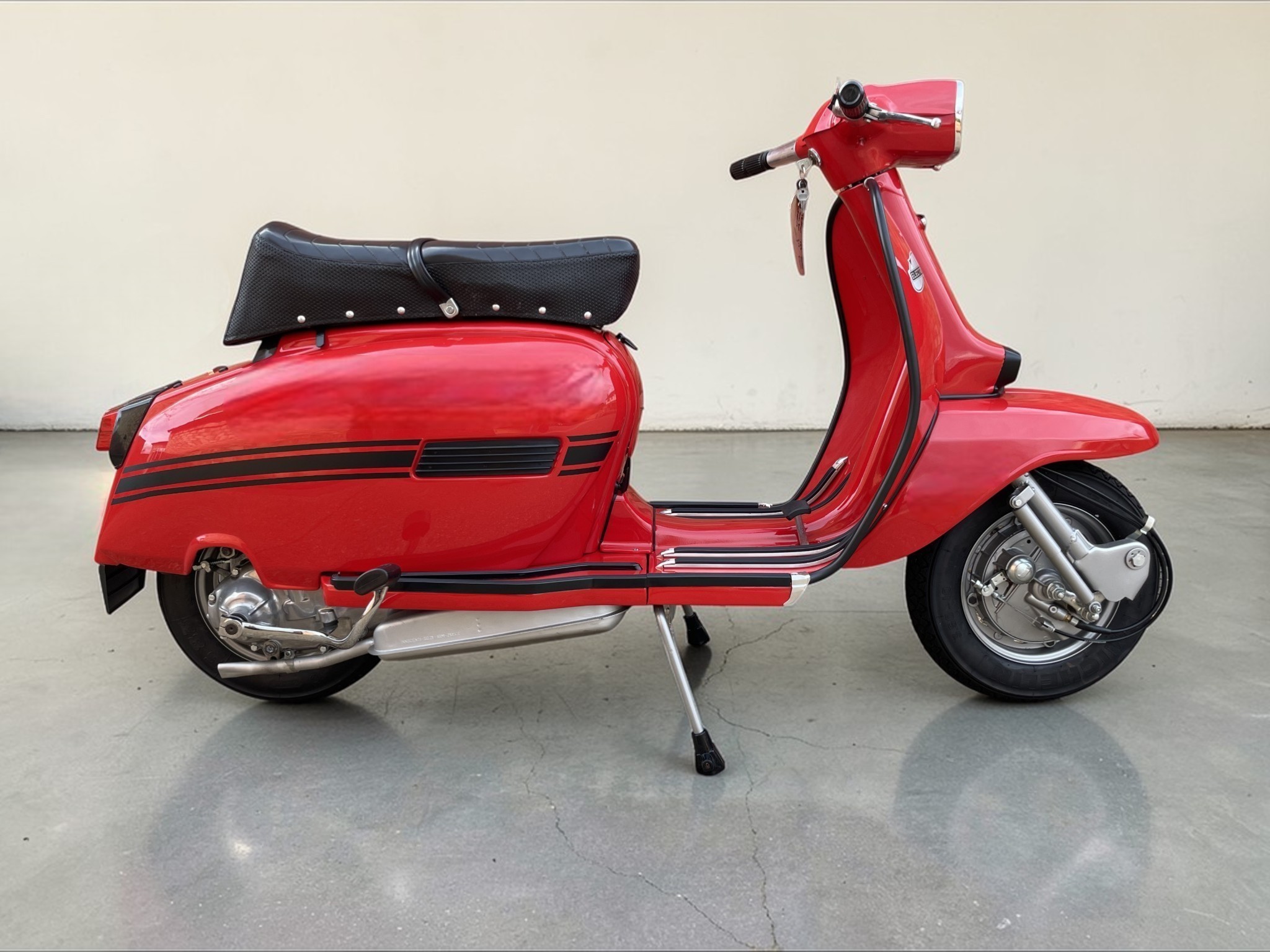 1971 Lambretta GP200 right view