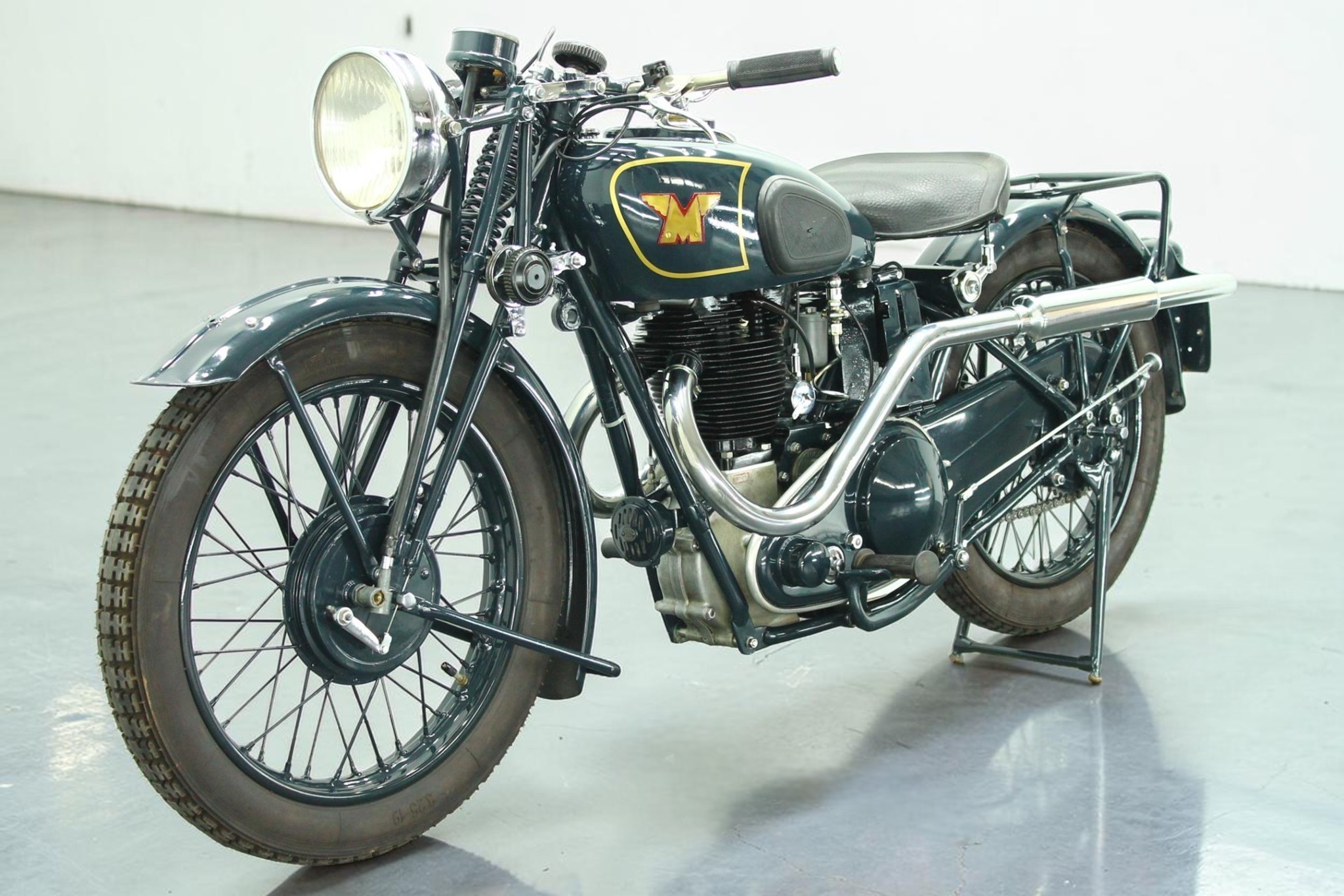 1938 Matchless Model G80 Clubman front left view