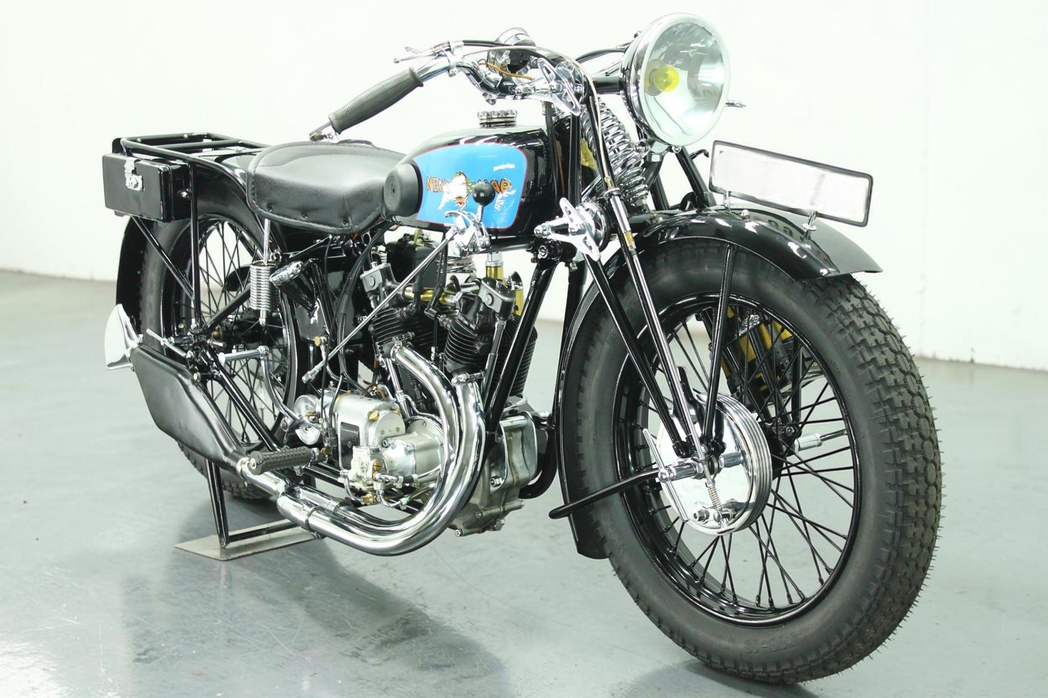 1933 New Map M.T.7 front left view
