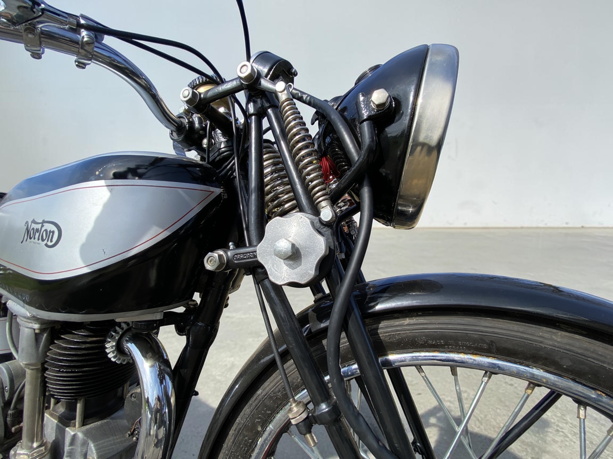 1939 Norton International Model 30 head detail