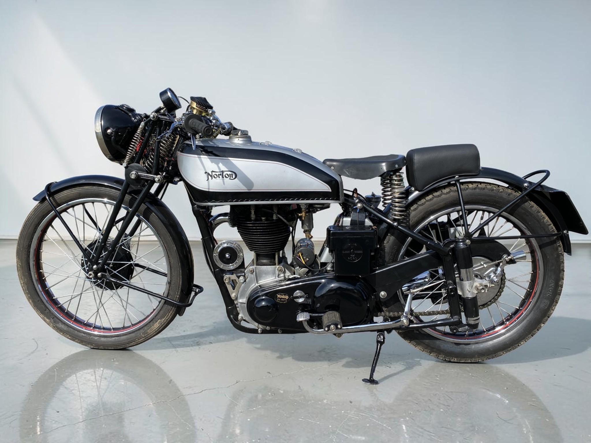 1939 Norton International Model 30 main left view