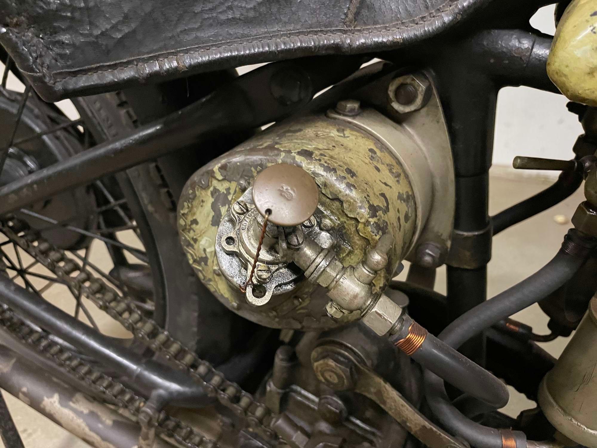 1927 Triumph Model TT oil detail