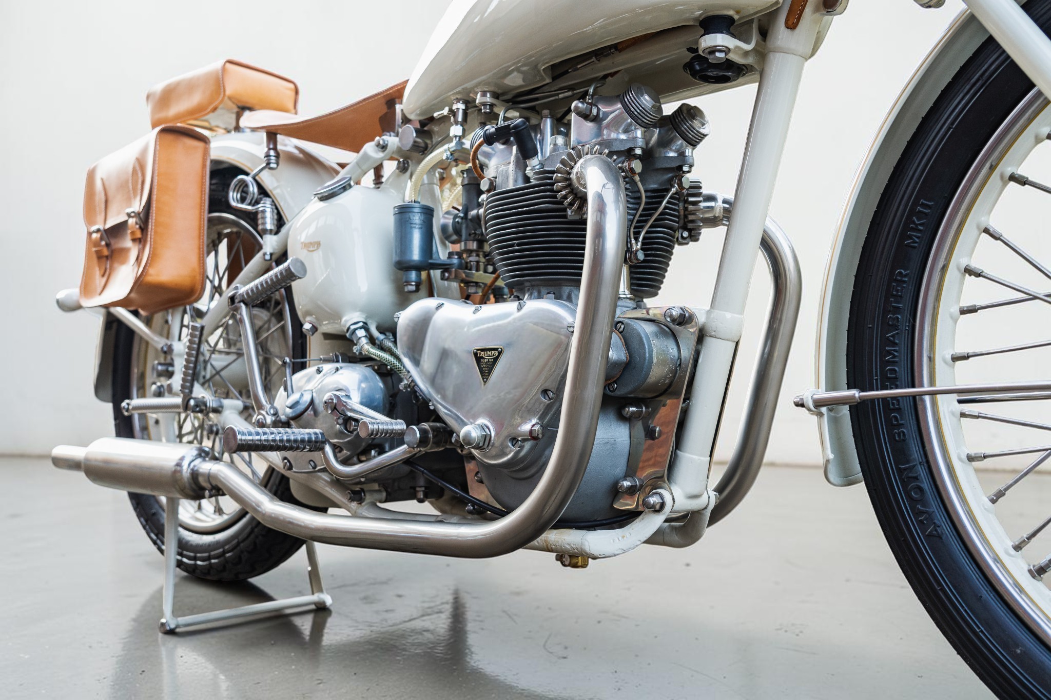 1946 Triumph Model T100 exhaust system detail