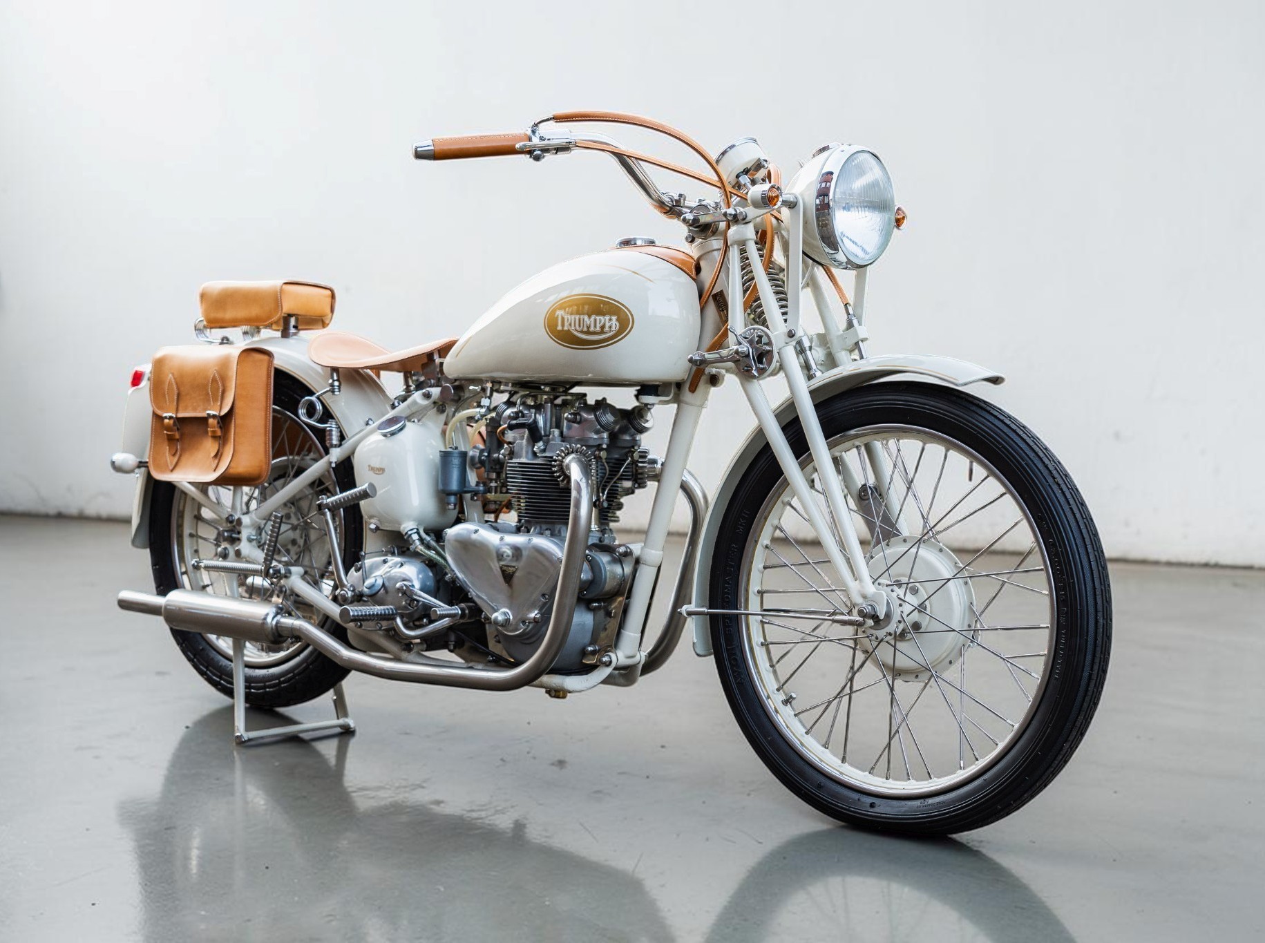 1946 Triumph Model T100 front right view