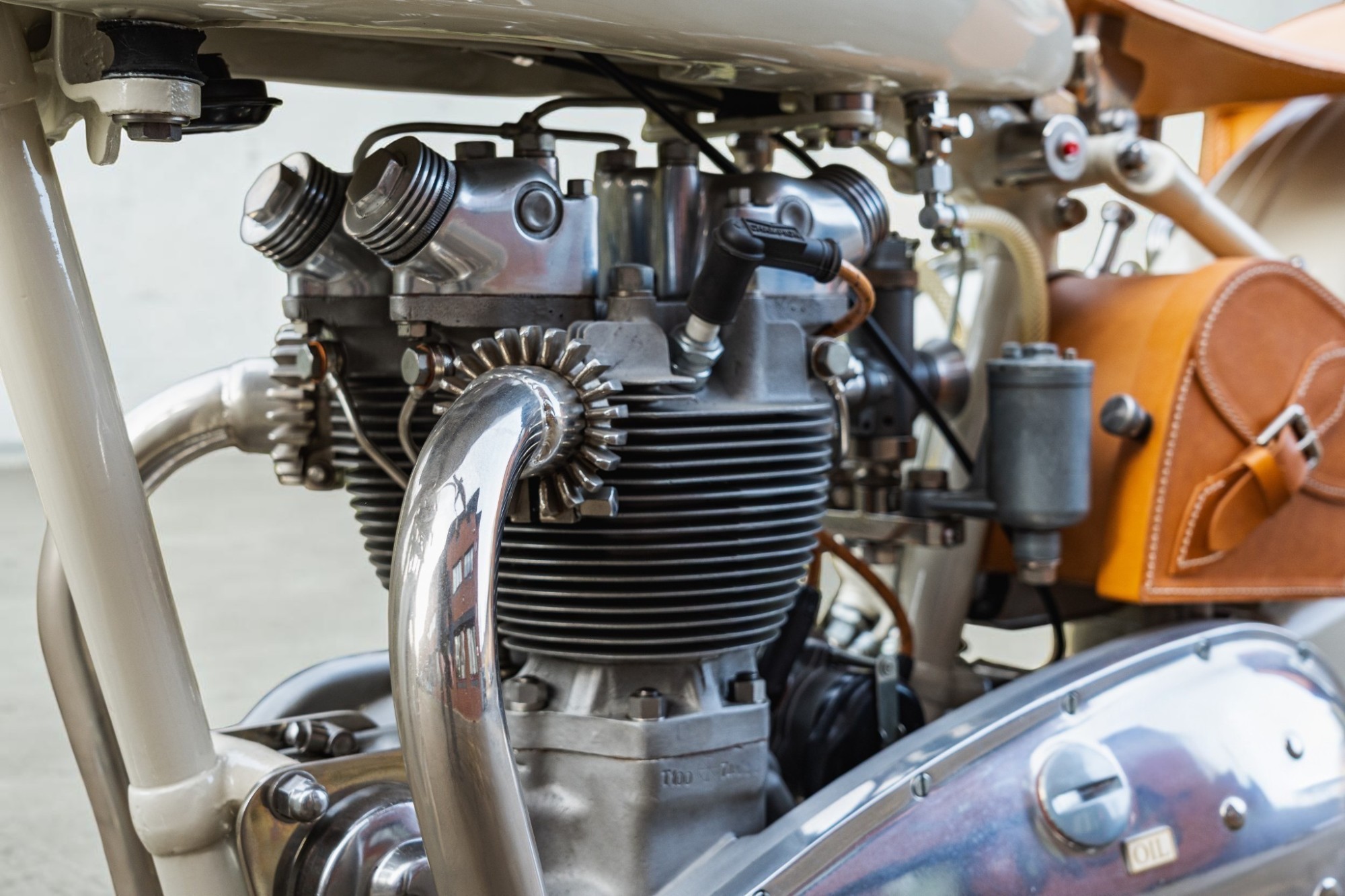 1946 Triumph Model T100 spark plug detail