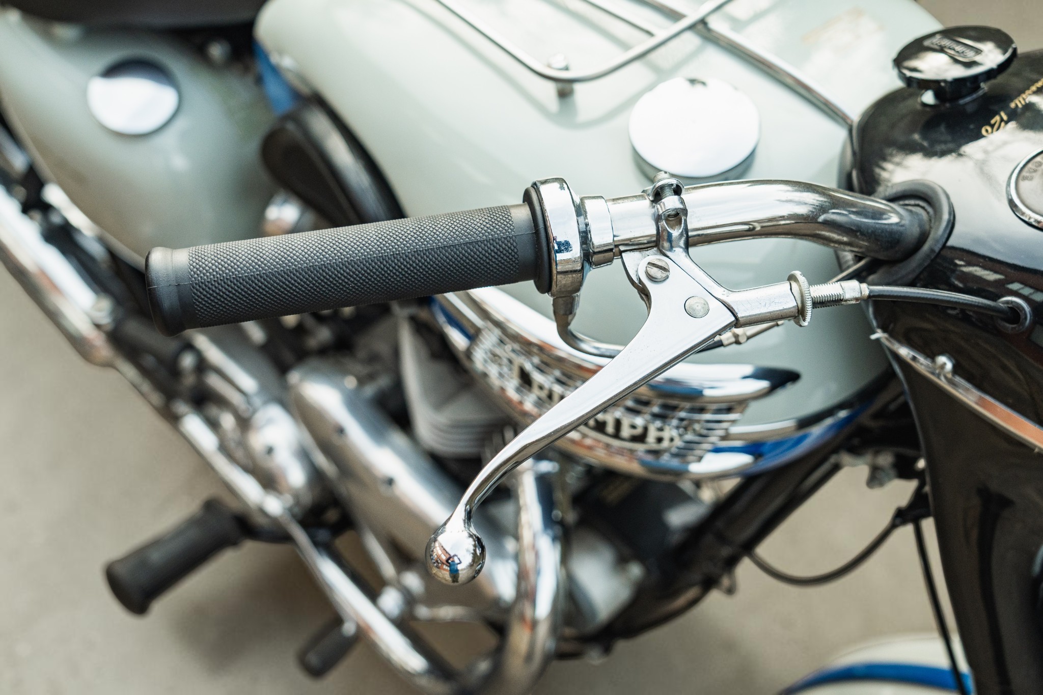 1959 Triumph Model T120 Bonneville right handle detail