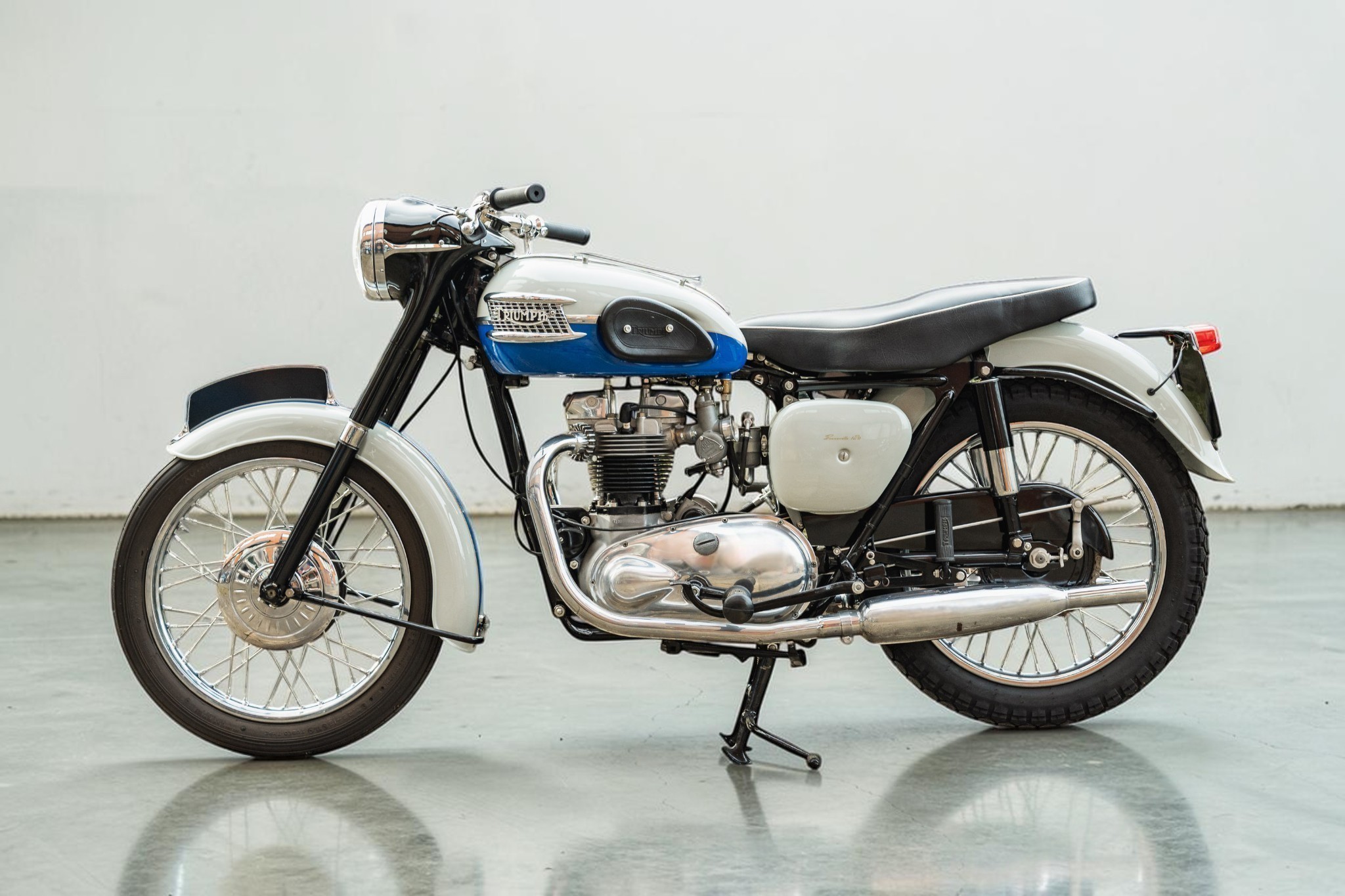 1959 Triumph Model T120 Bonneville left main view