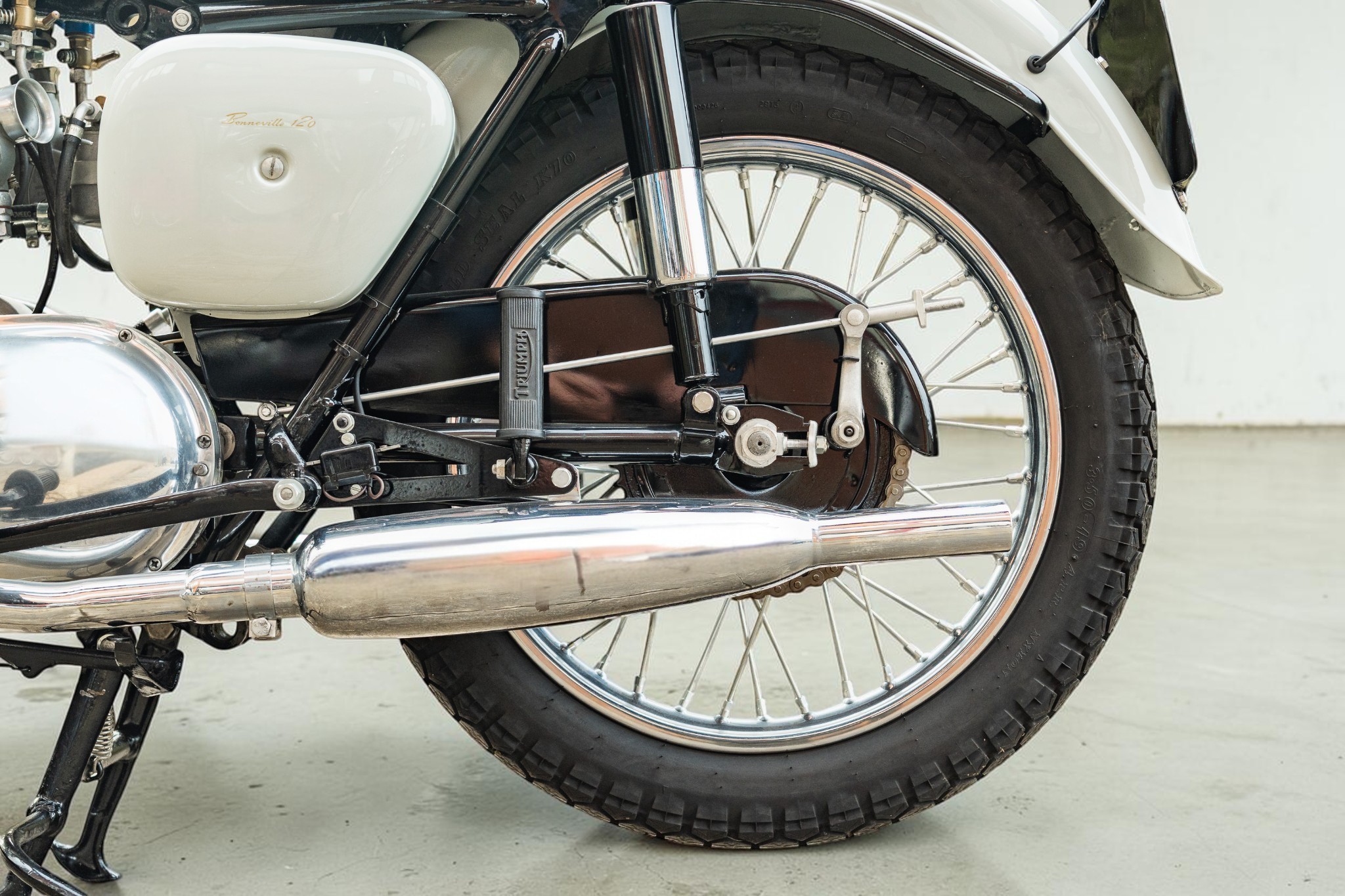 1959 Triumph Model T120 Bonneville side wheel view