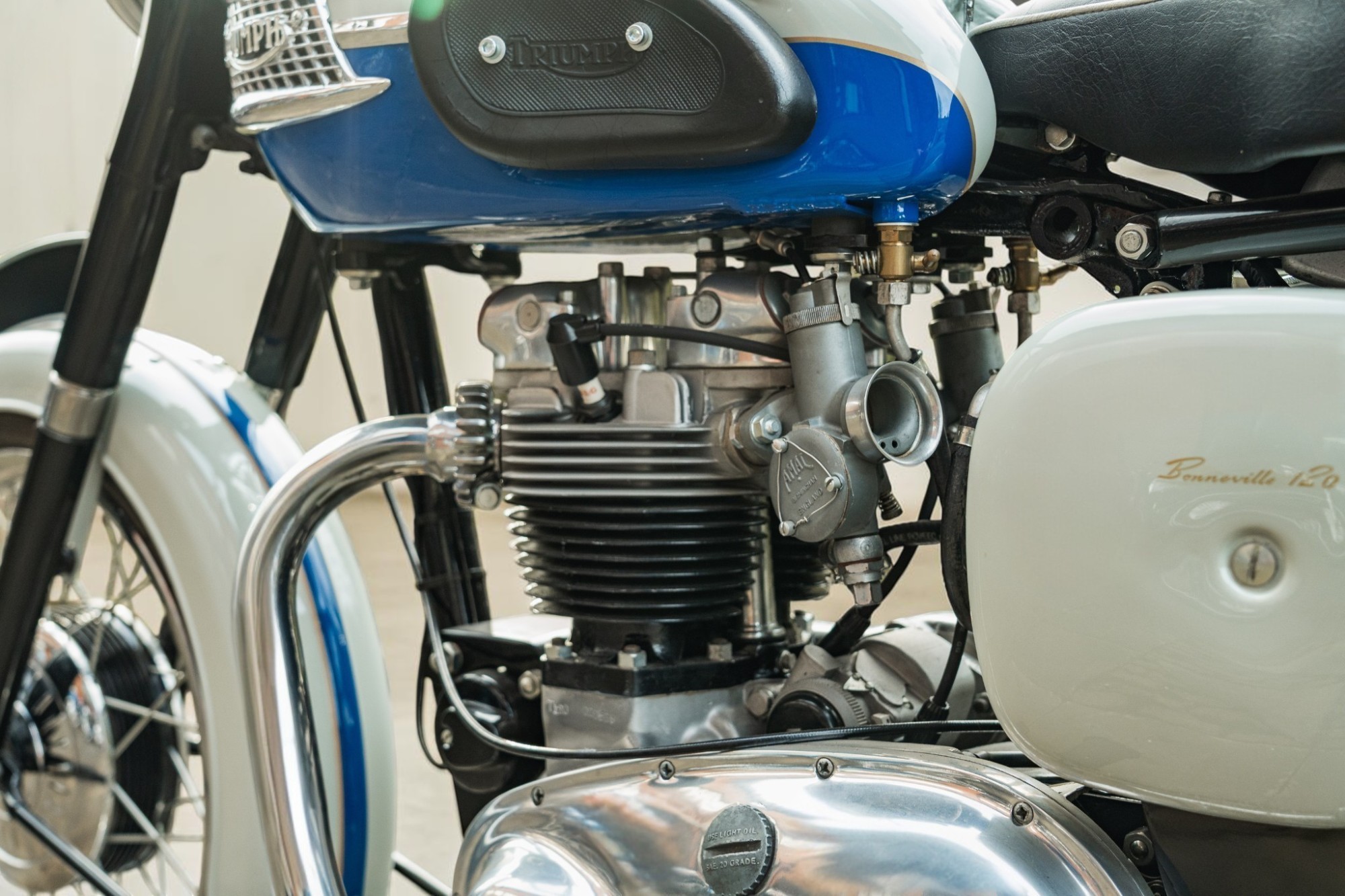 1959 Triumph Model T120 Bonneville spark plug detail