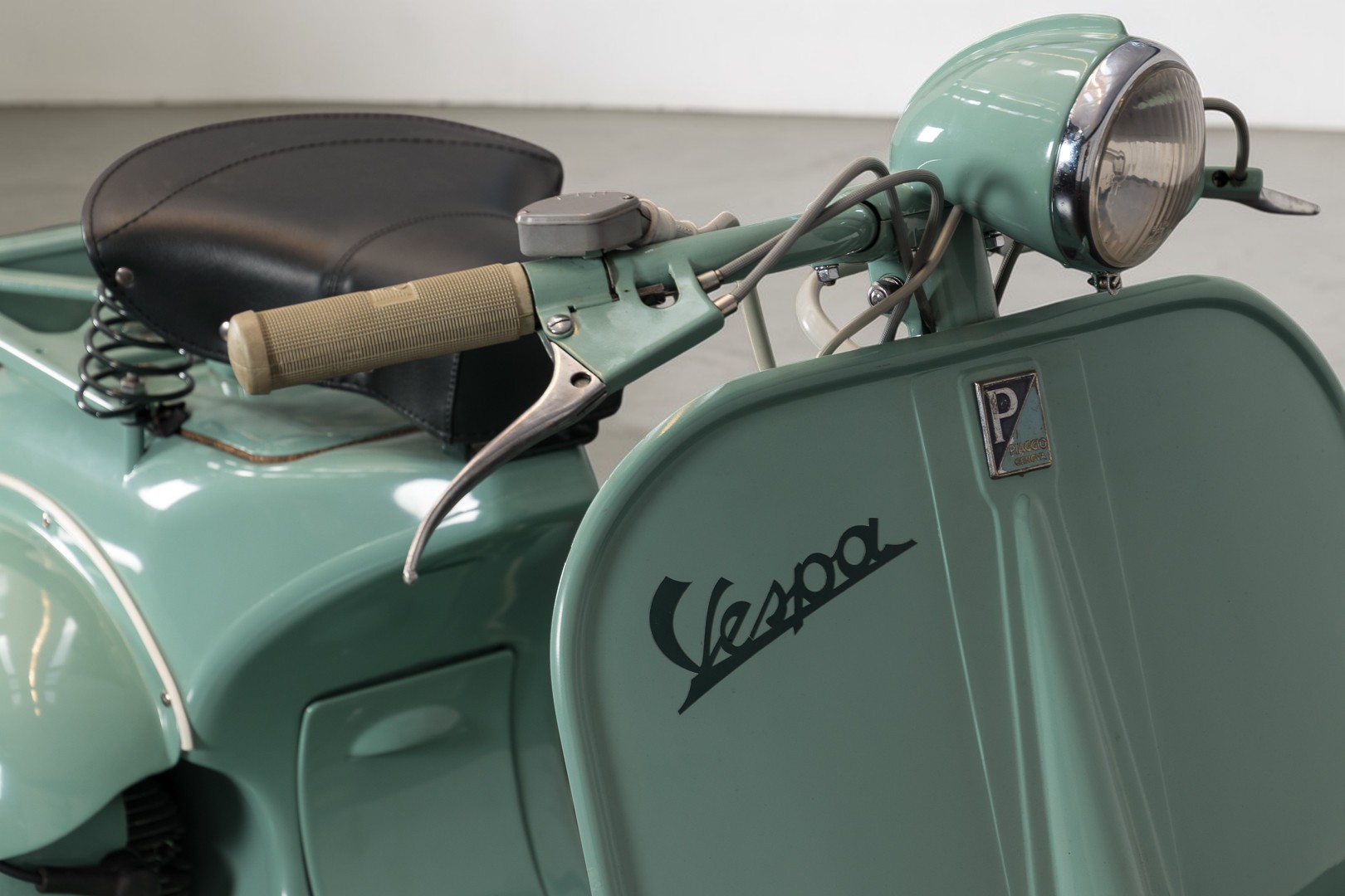 1958 Vespa 125U headlight detail