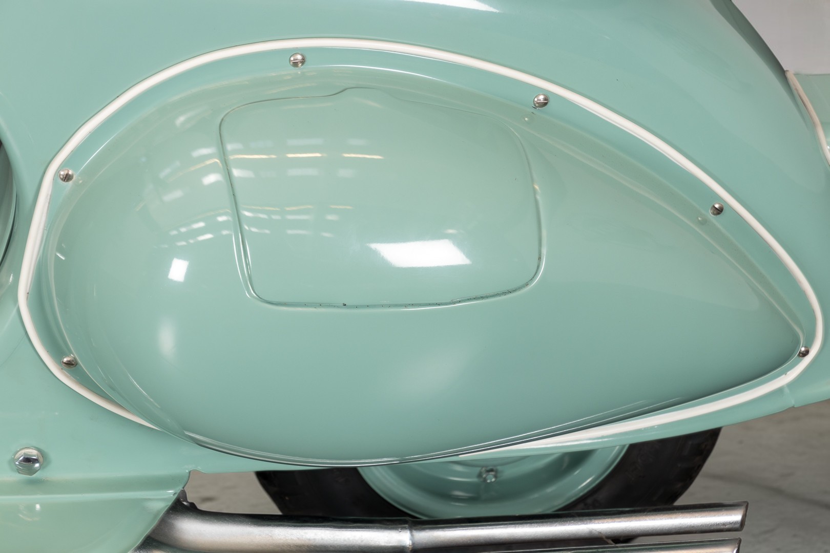 1958 Vespa 125U left panel view